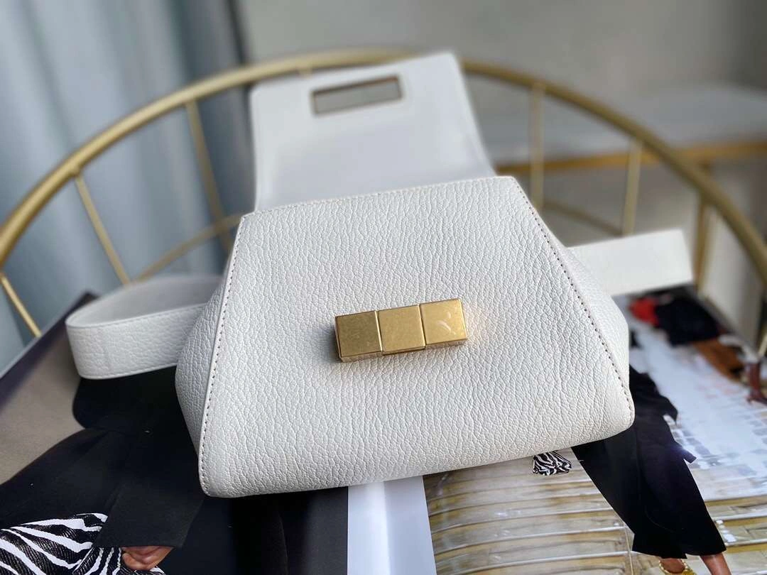 *MOMO-- Mini Angel bag cowhide 2colour item：063B85E1006-2