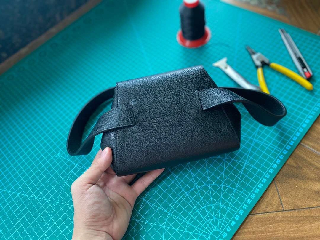*MOMO-- Mini Angel bag cowhide 2colour item：063B85E1006-2