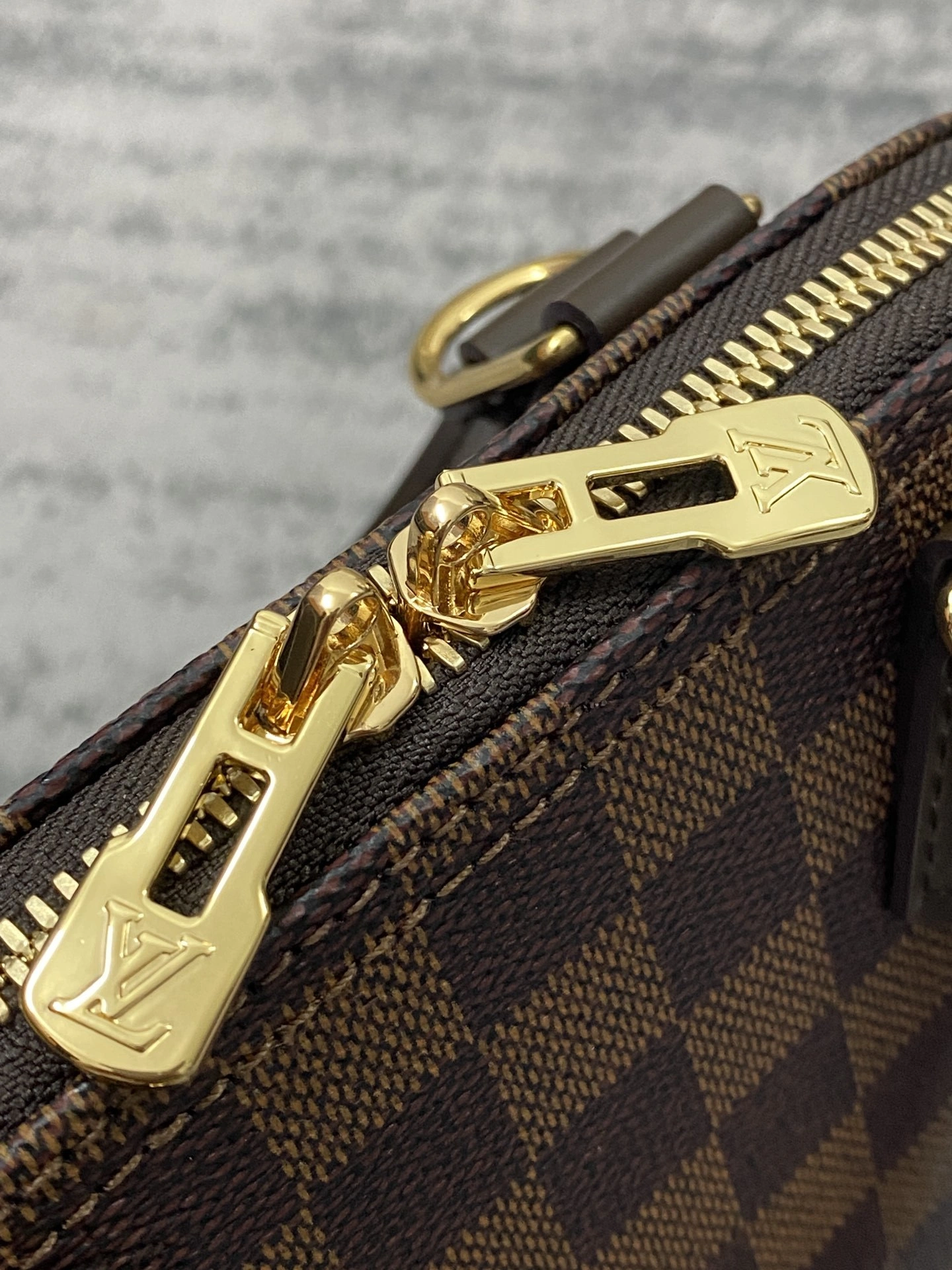 MOMO-- N41221 item：C-B808E3113R