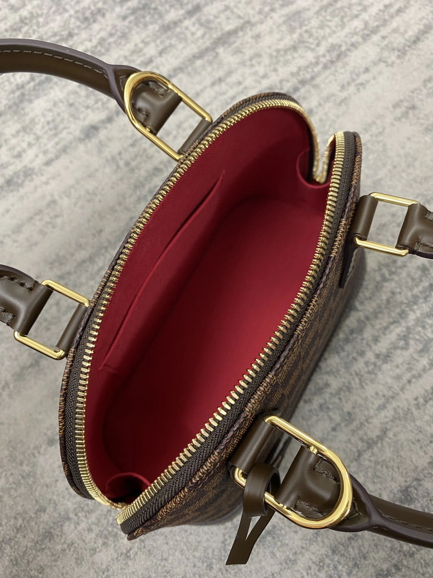MOMO-- N41221 item：C-B808E3113R