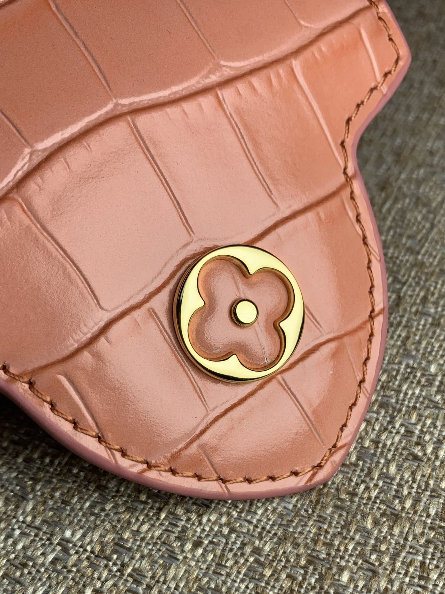 MOMO-- N92679 Calfskin item:D-B063B1730R