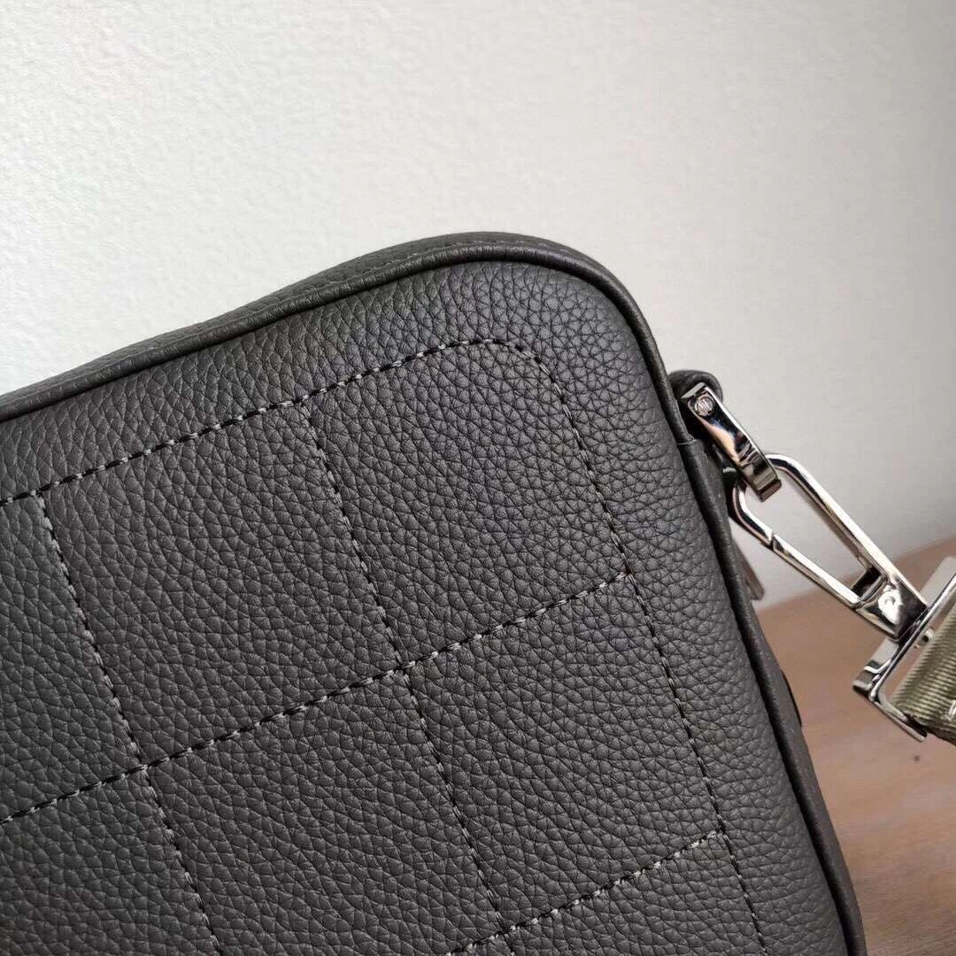 MOMO---Oblique Calfskin 3 clour item :063B56E2032-3