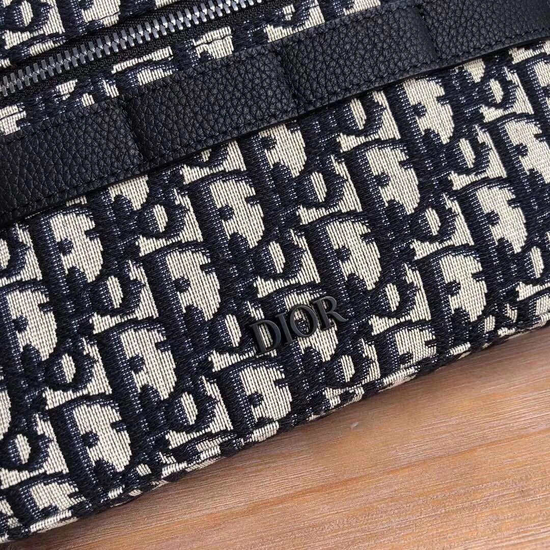 MOMO---Oblique Calfskin item :063B56E2031