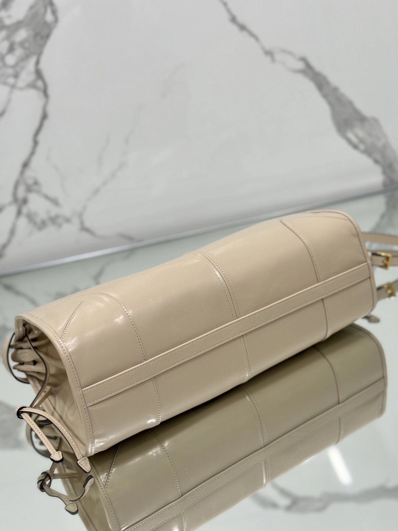 MOMO-- Pr141 1BA433_2CYR_F03MV_V_MOO waxed skin item:D-B225K1016