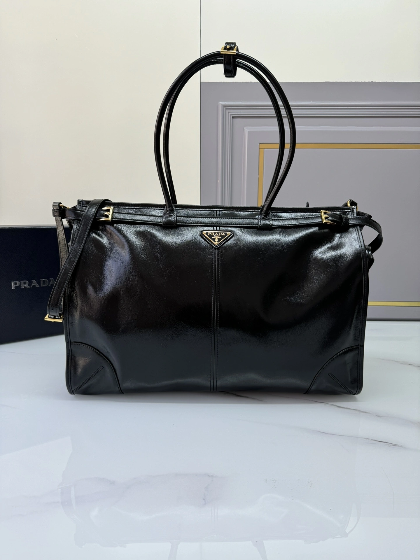 MOMO-- Pr141 1BA439_2CYR_F0002_V_OOO waxed skin item:D-B063G2706