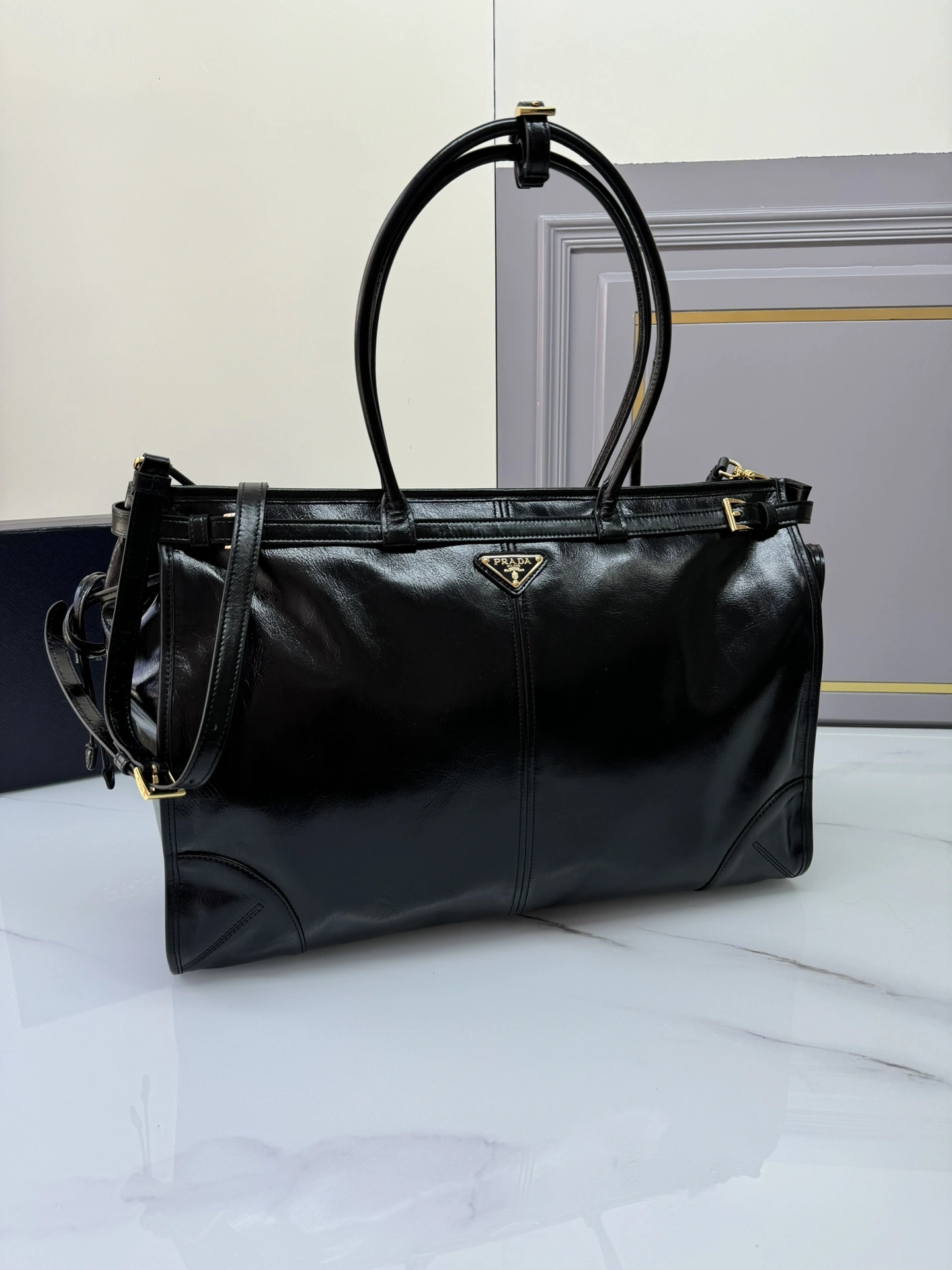 MOMO-- Pr141 1BA439_2CYR_F0002_V_OOO waxed skin item:D-B063G2706