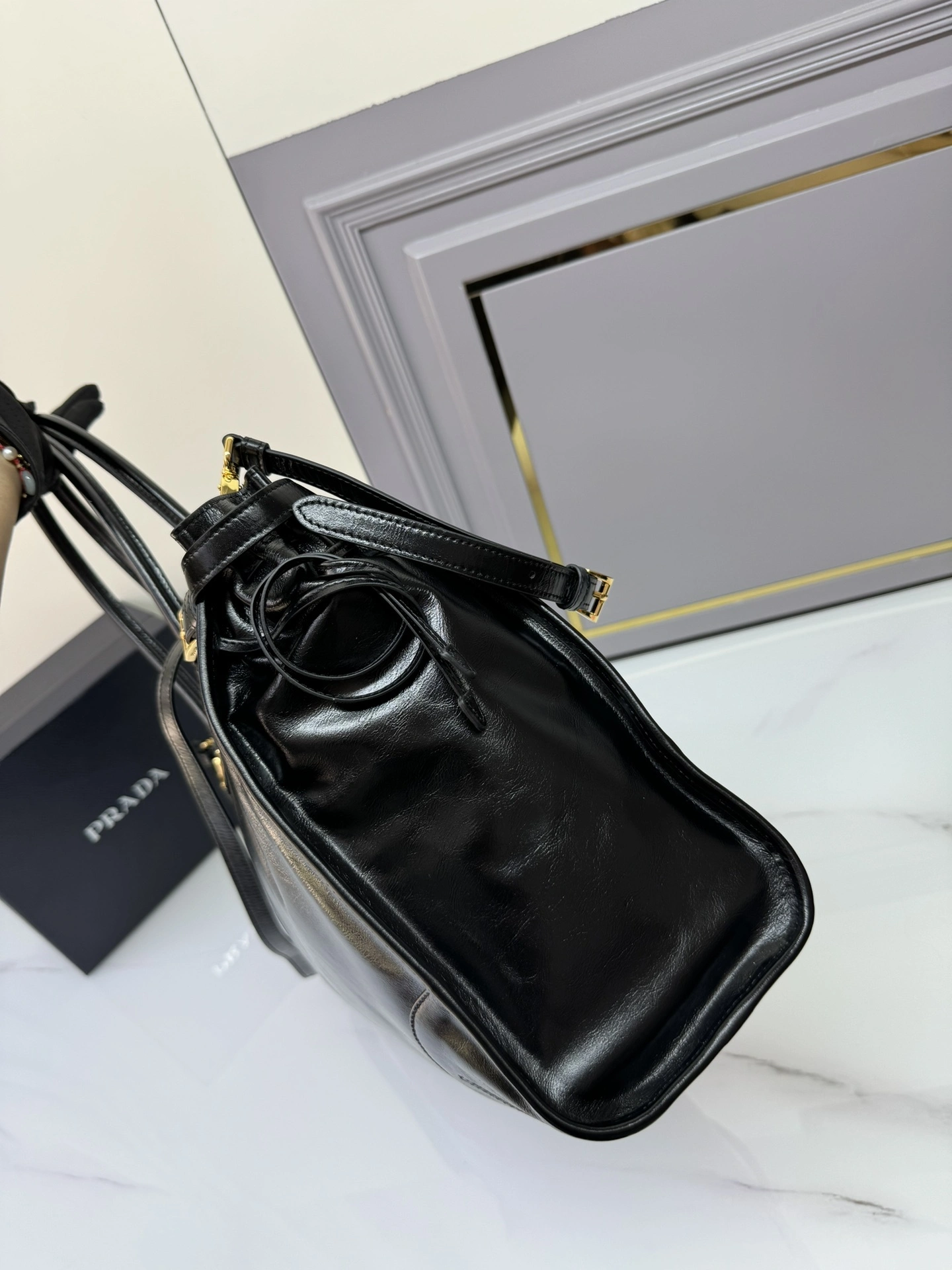MOMO-- Pr141 1BA439_2CYR_F0002_V_OOO waxed skin item:D-B063G2706