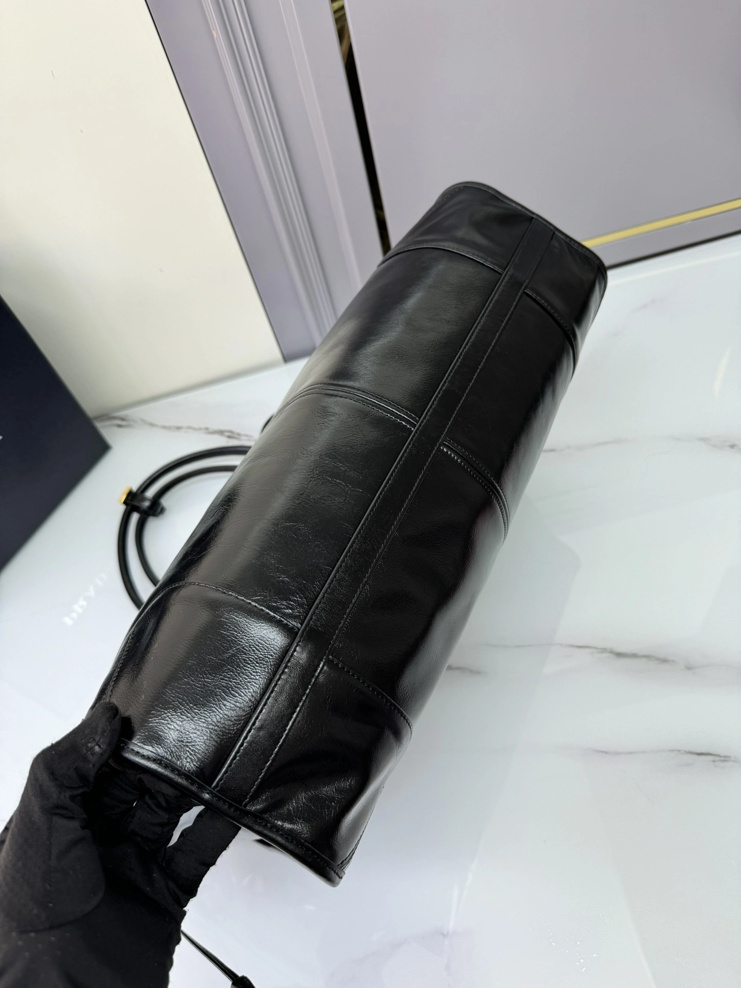 MOMO-- Pr141 1BA439_2CYR_F0002_V_OOO waxed skin item:D-B063G2706