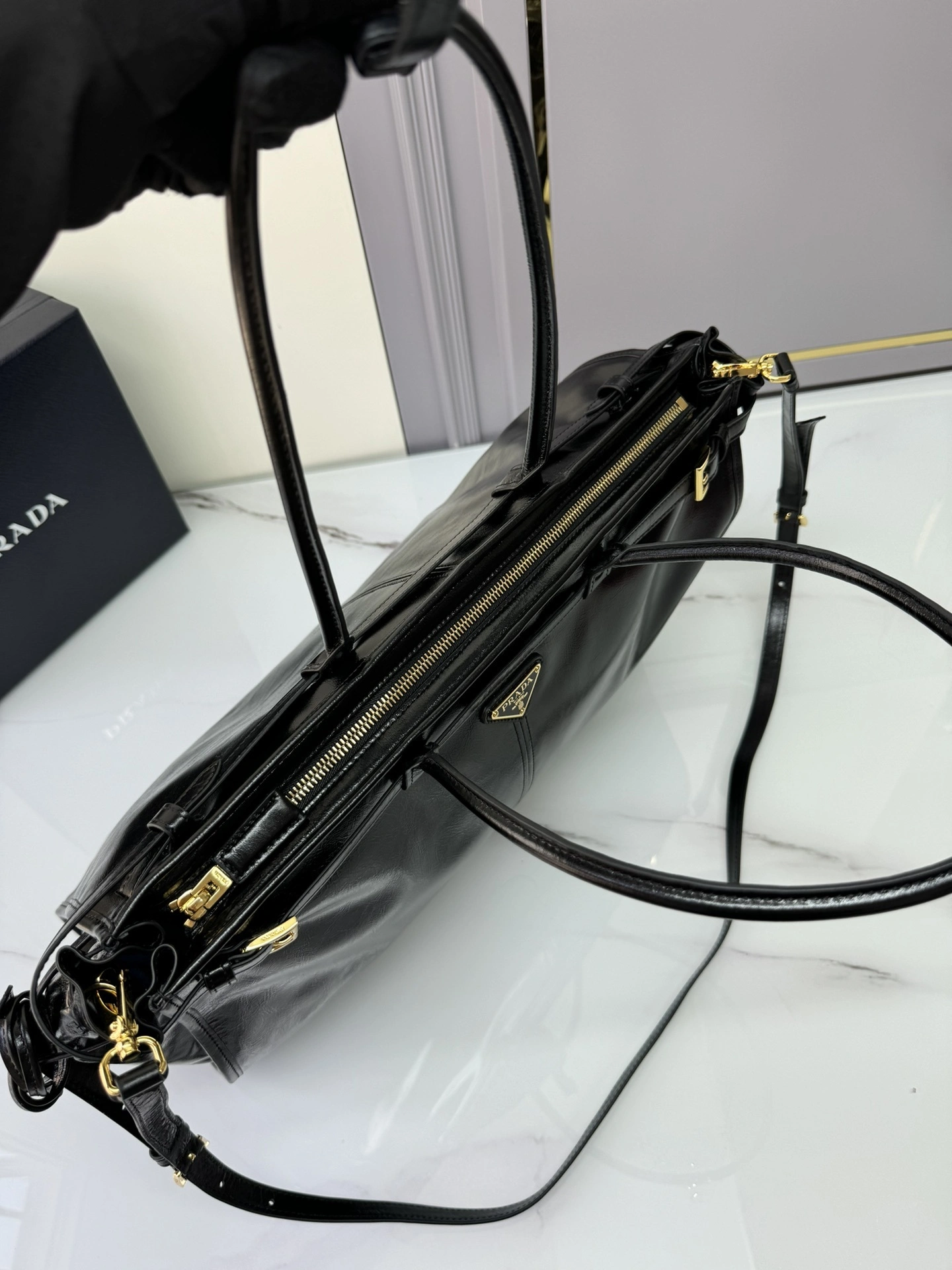 MOMO-- Pr141 1BA439_2CYR_F0002_V_OOO waxed skin item:D-B063G2706