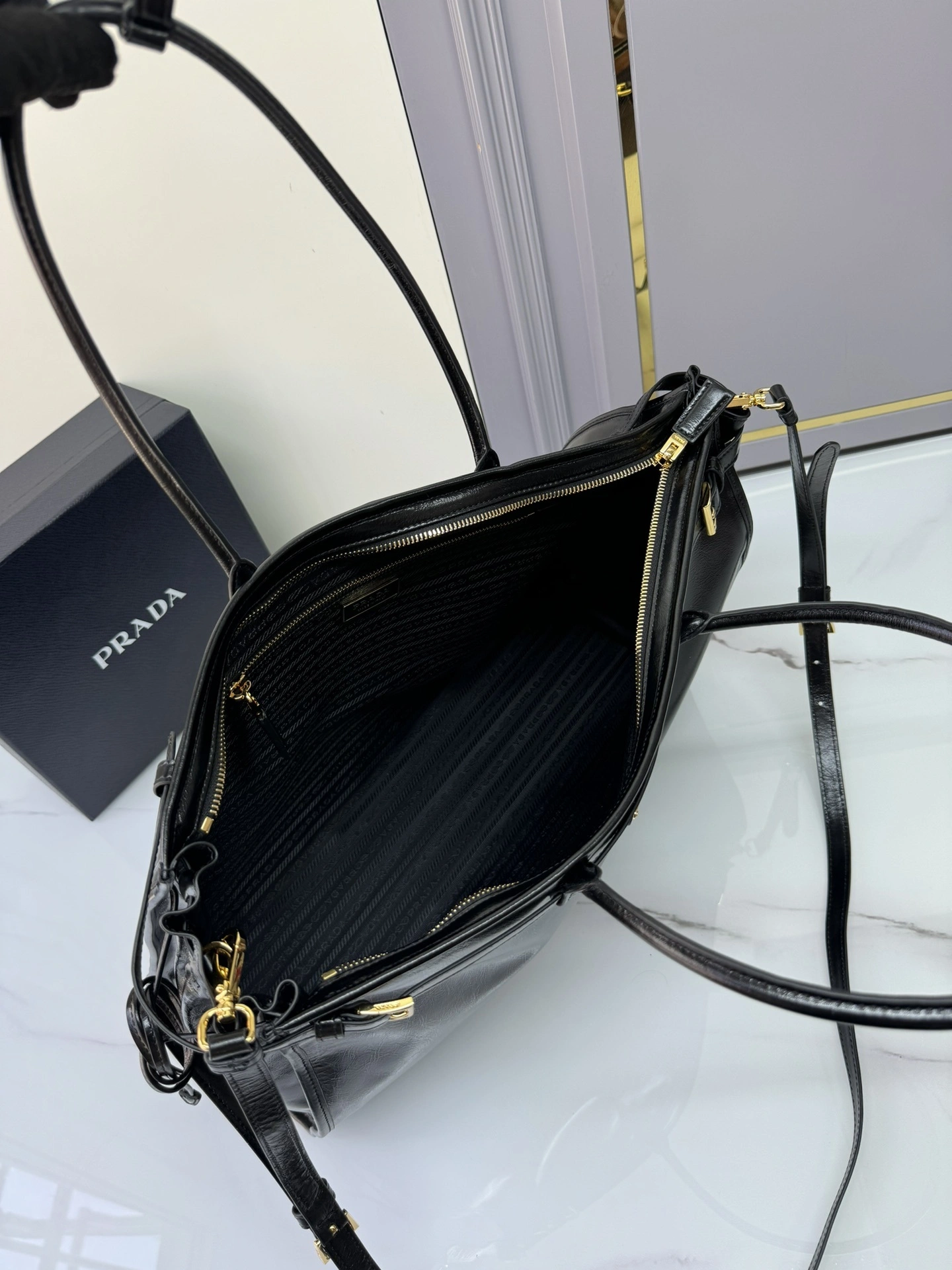 MOMO-- Pr141 1BA439_2CYR_F0002_V_OOO waxed skin item:D-B063G2706