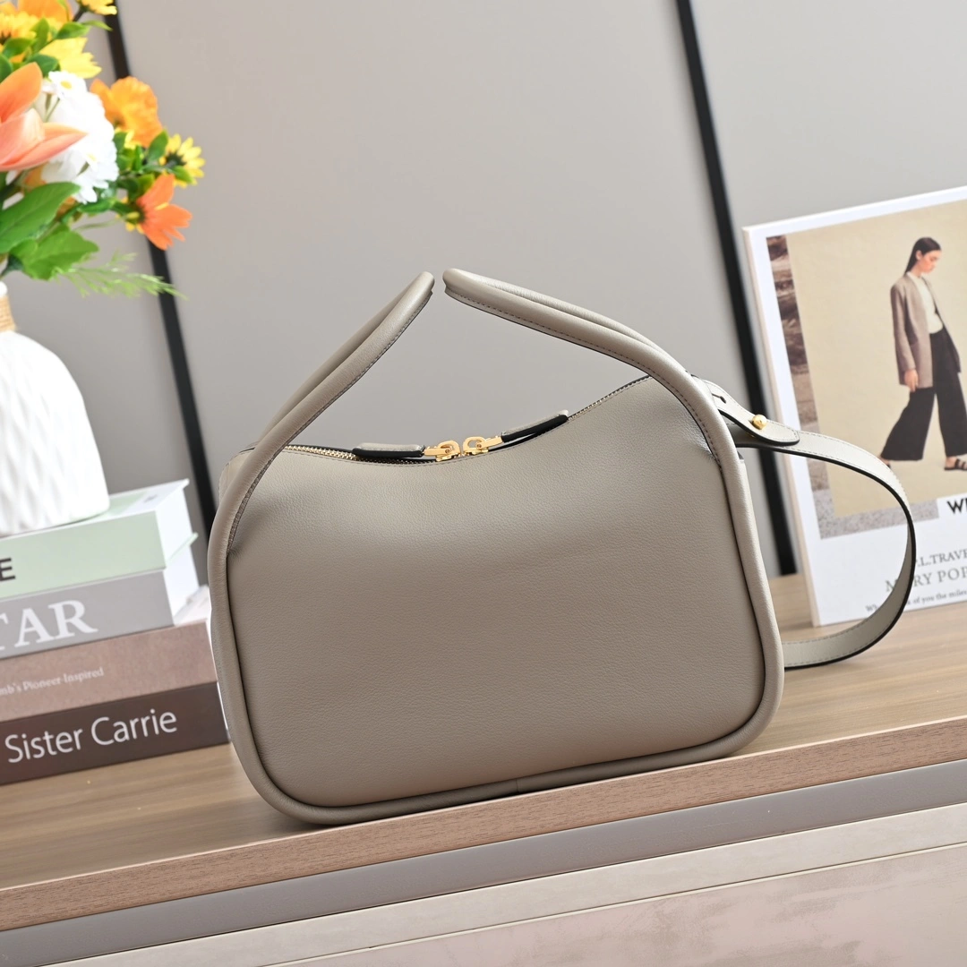 MOMO-- Pr141 1BA451_2CYS_F03AN Calfskin item:D-B564G2282