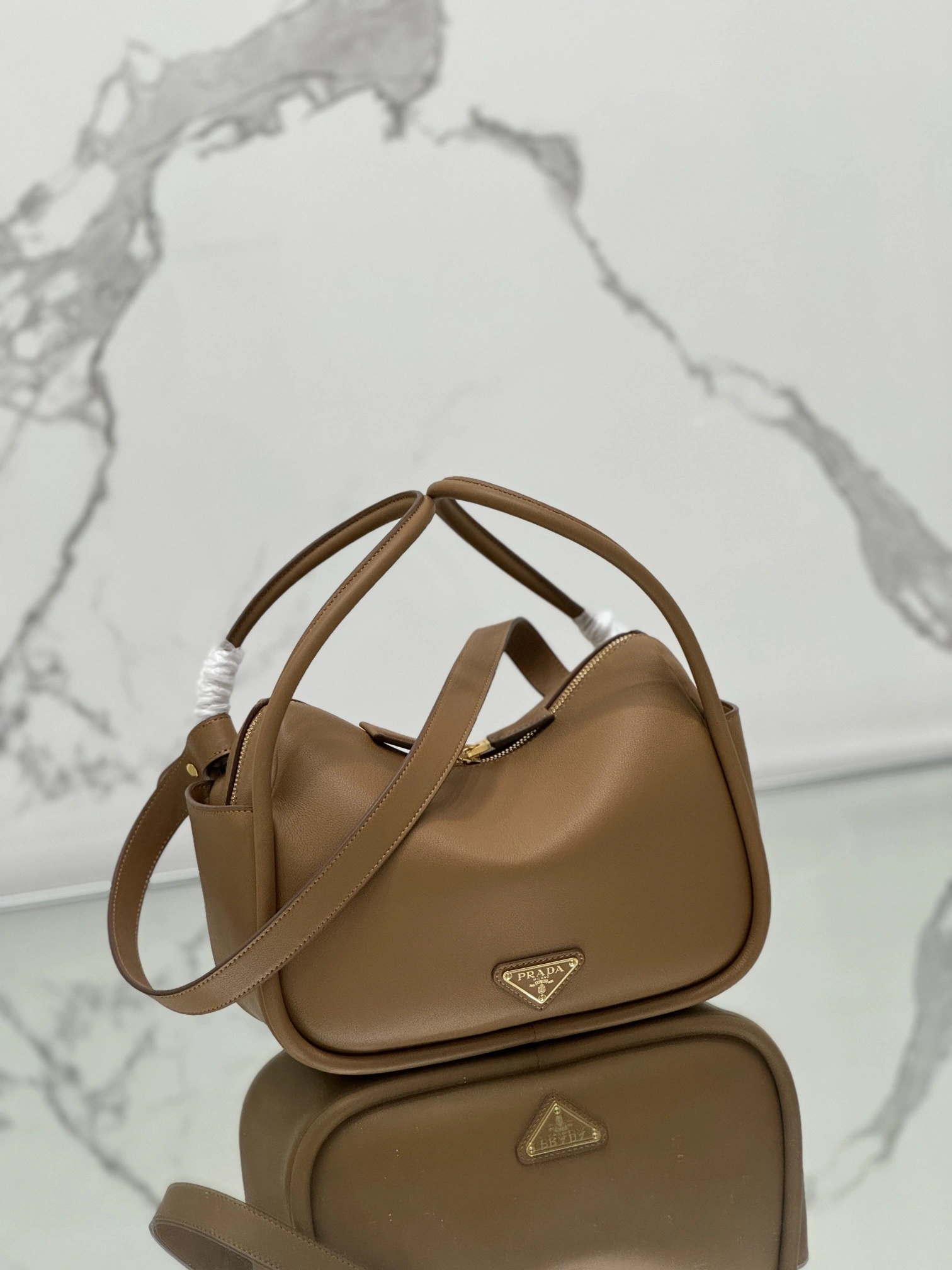 MOMO-- Pr141 1BA451_2CYS_F03BH Lindy Calfskin item:D-B000G2281