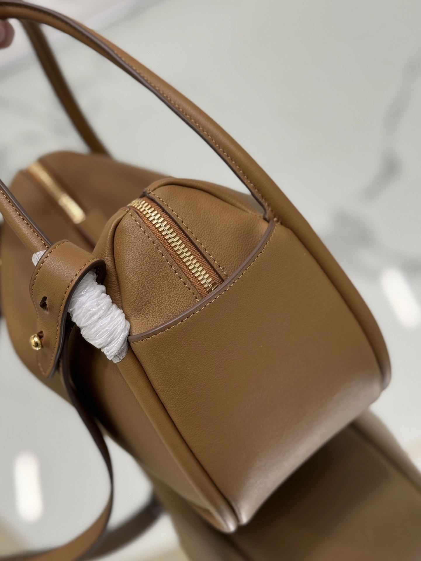 MOMO-- Pr141 1BA451_2CYS_F03BH Lindy Calfskin item:D-B000G2281