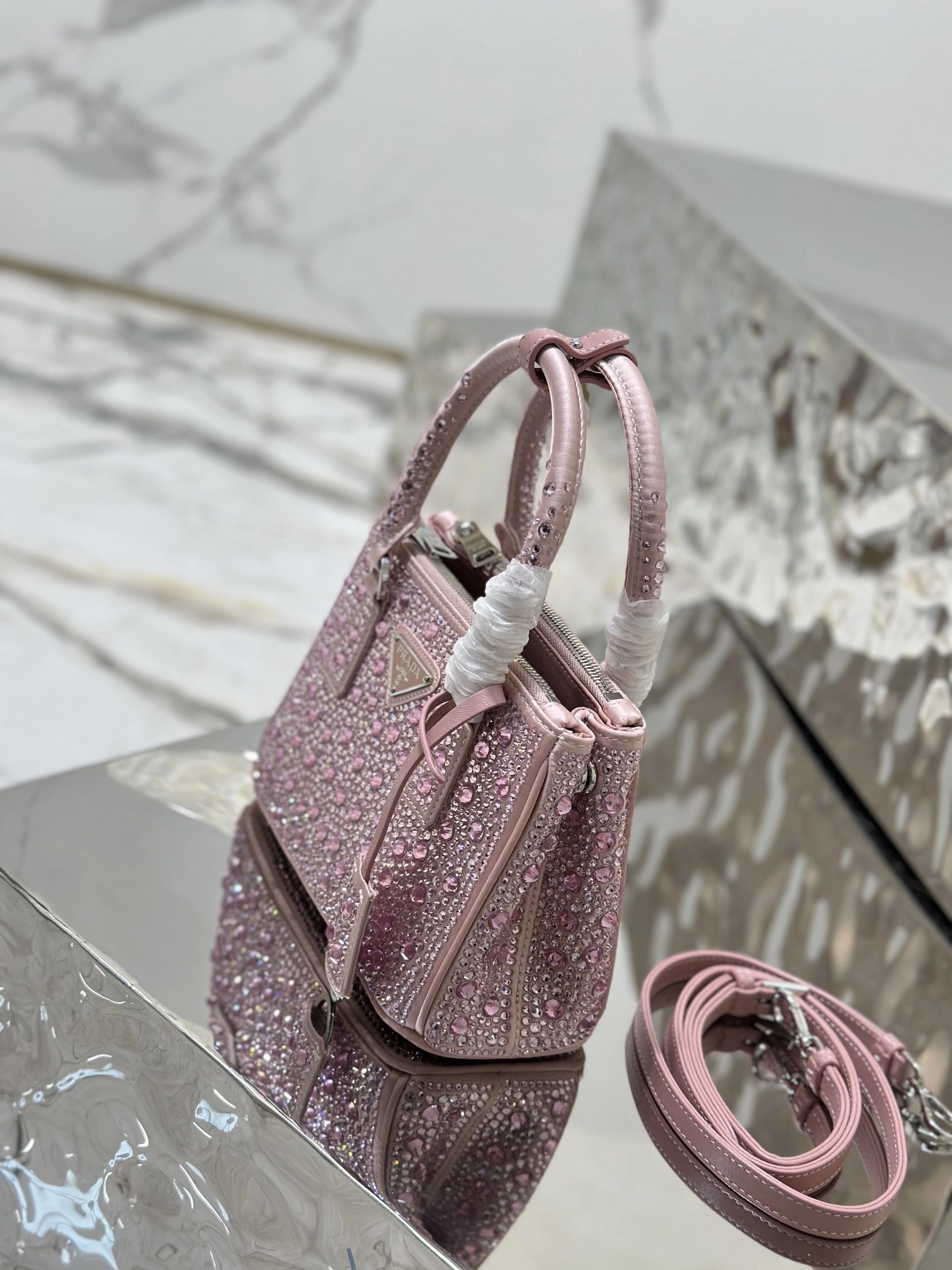 MOMO-- Pr141 1BA906_2AWL_F0E18_V_EOY high quality version item:D-B225K2227