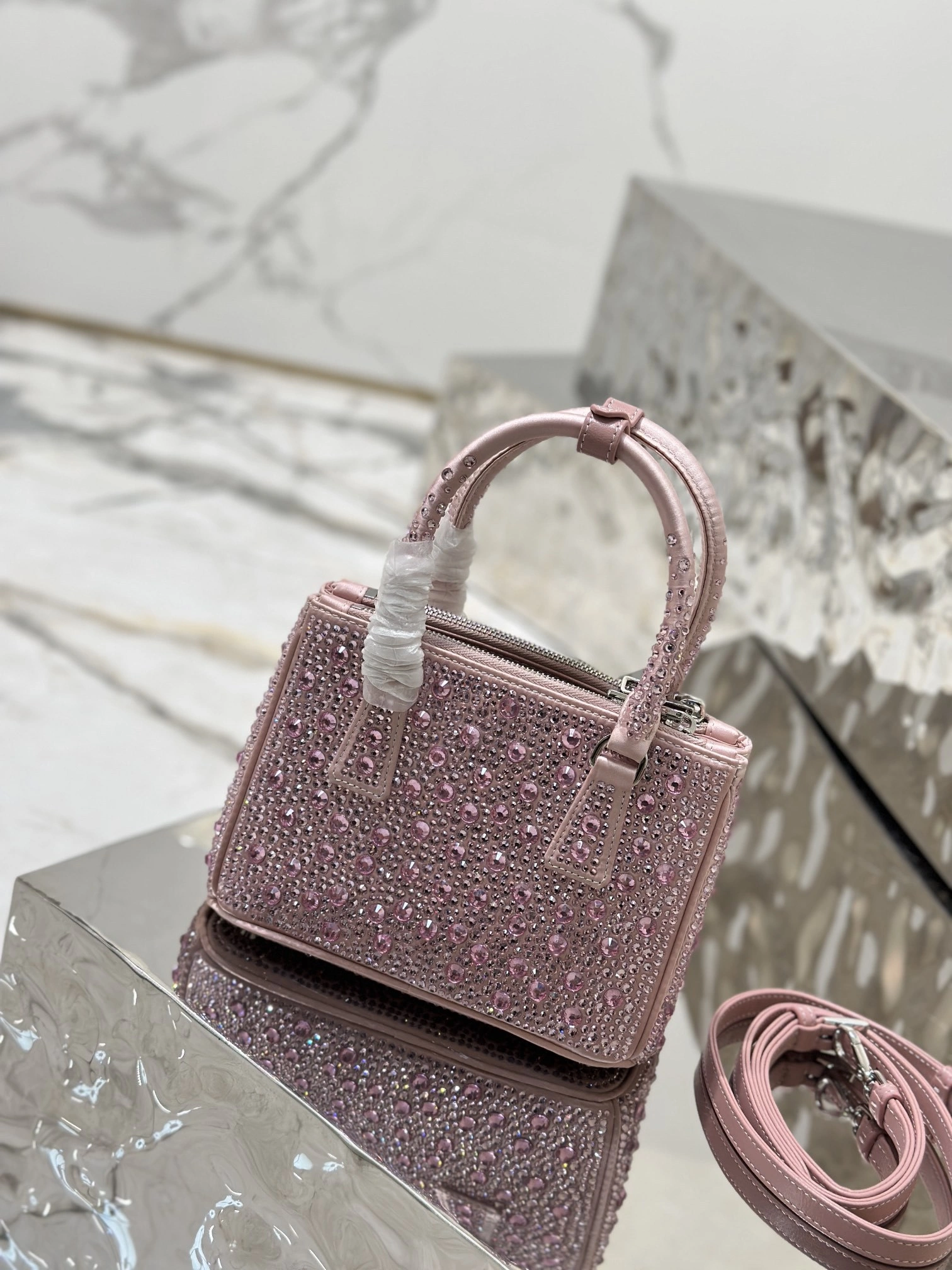 MOMO-- Pr141 1BA906_2AWL_F0E18_V_EOY high quality version item:D-B225K2227
