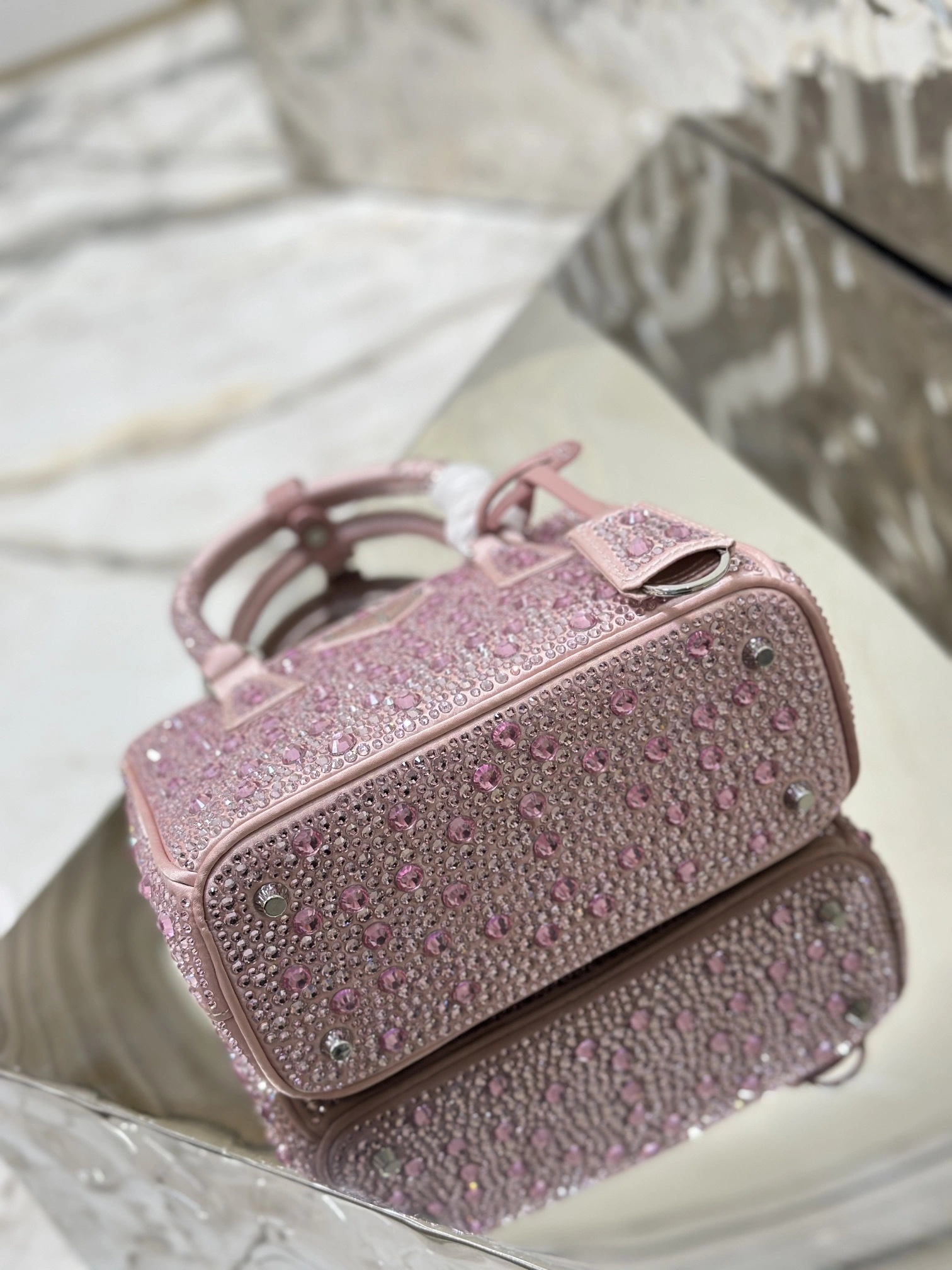 MOMO-- Pr141 1BA906_2AWL_F0E18_V_EOY high quality version item:D-B225K2227