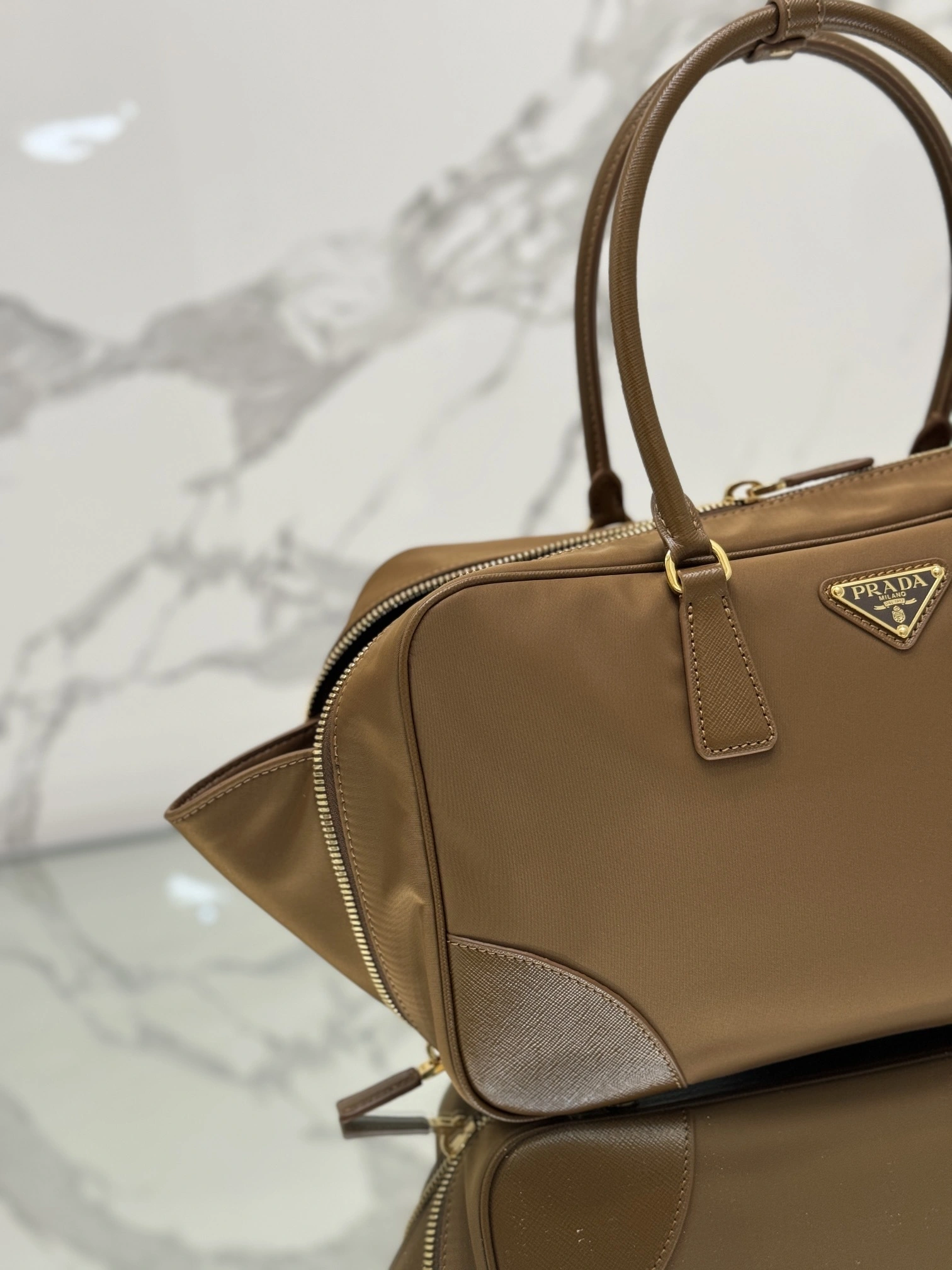 MOMO-- Pr141 1BB114_R064_F0594_V_OOO Saffiano item:D-B225K1023