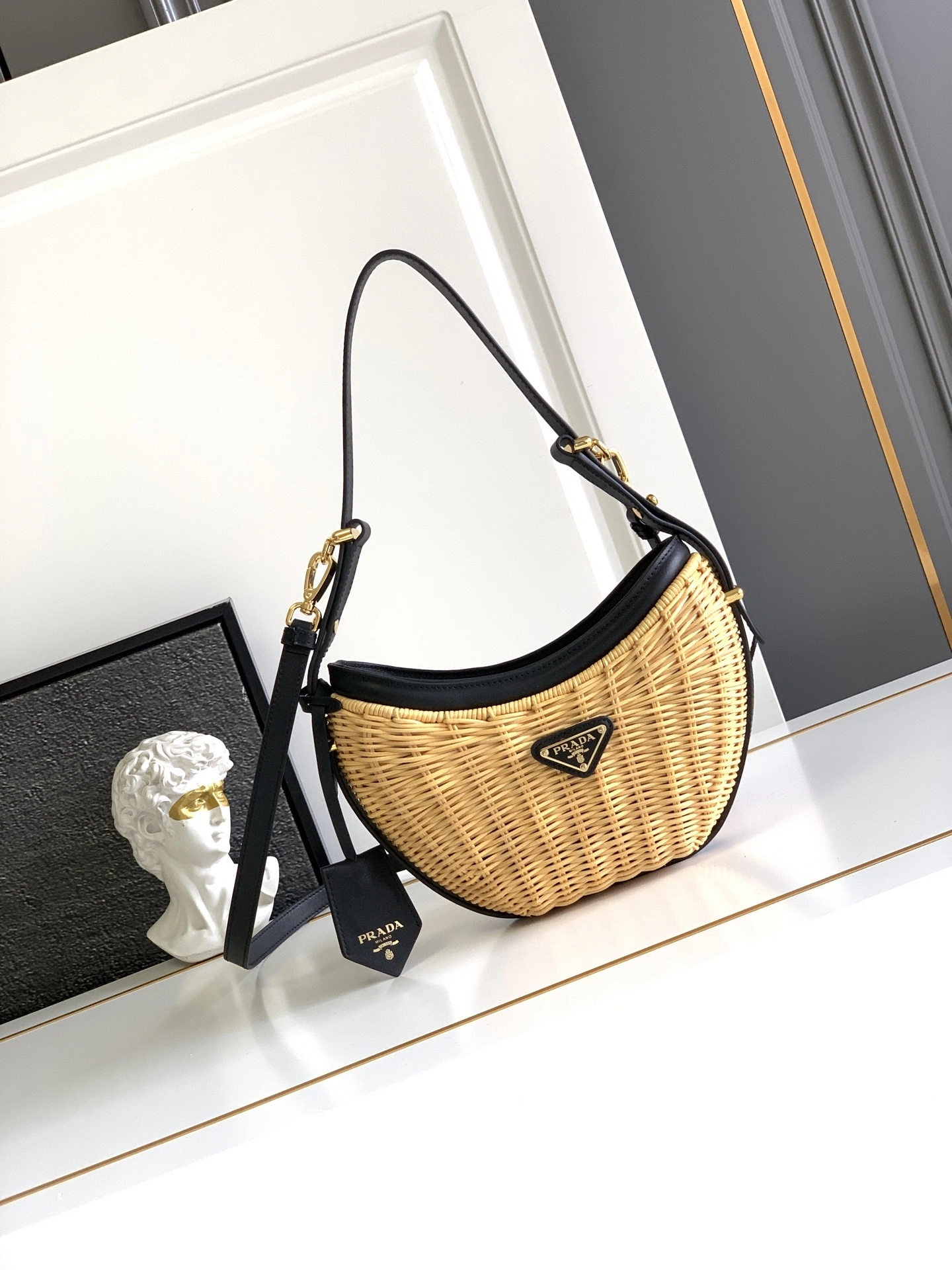 MOMO-- Pr141 1BC202_2CYF_F0I55 high quality version cowhide item:E-B225K0616