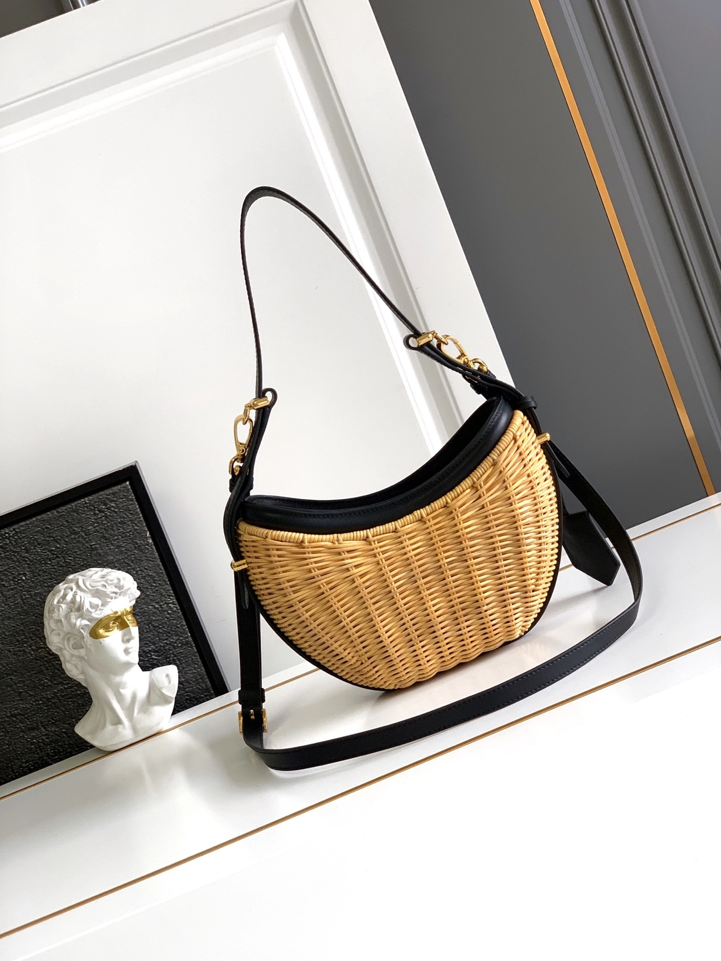 MOMO-- Pr141 1BC202_2CYF_F0I55 high quality version cowhide item:E-B225K0616