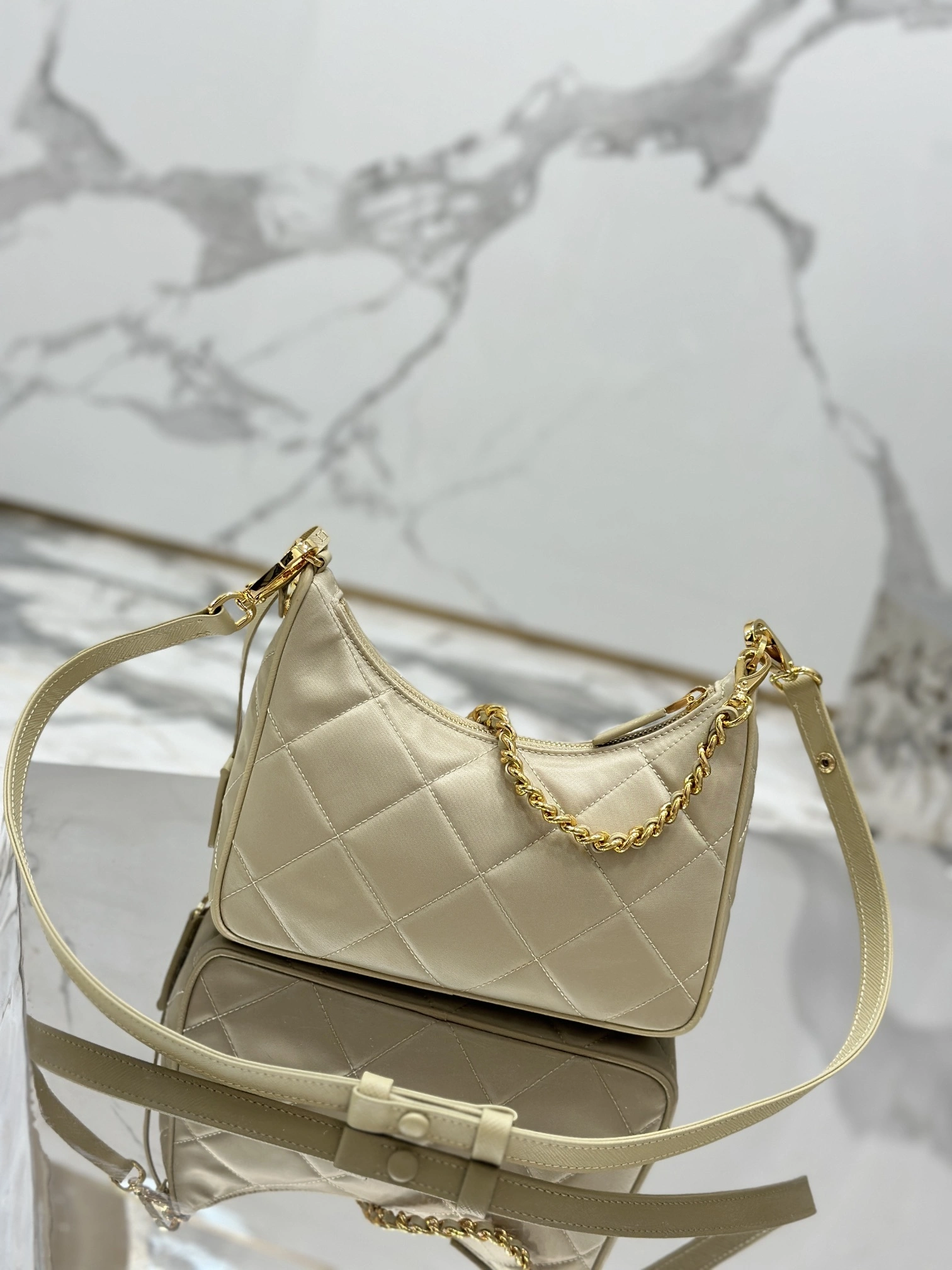 MOMO-- Pr141 1BC204_2AOS_F0F24_V_QOO Hobo high quality version item:D-B225K2261