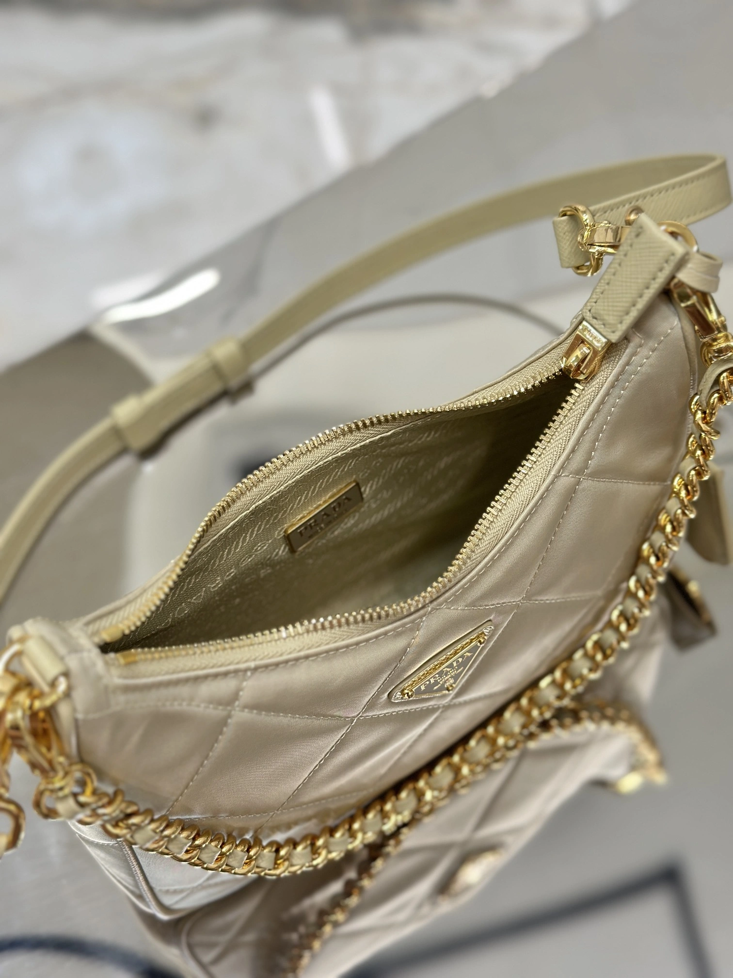 MOMO-- Pr141 1BC204_2AOS_F0F24_V_QOO Hobo high quality version item:D-B225K2261