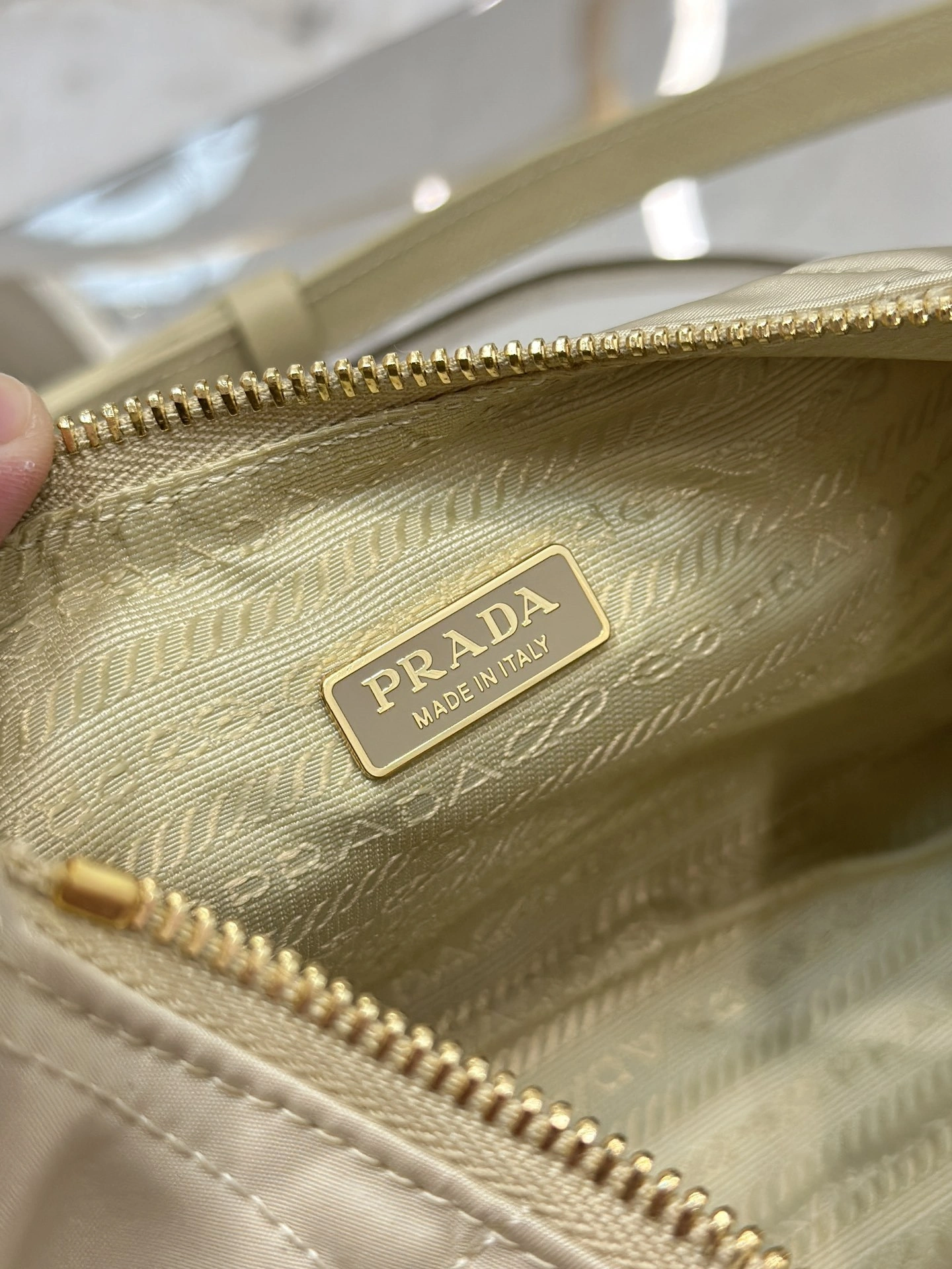 MOMO-- Pr141 1BC204_2AOS_F0F24_V_QOO Hobo high quality version item:D-B225K2261