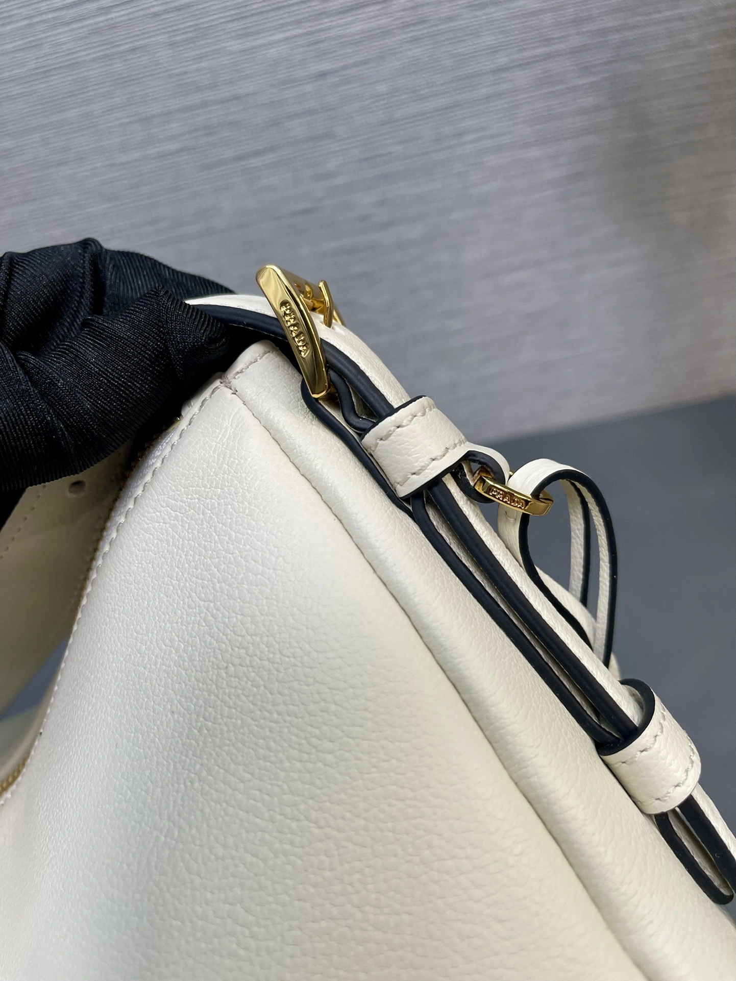 MOMO-- Pr141 1BC228_2CYS_F0PG7_V_LVM high quality version item:D-B063K1918