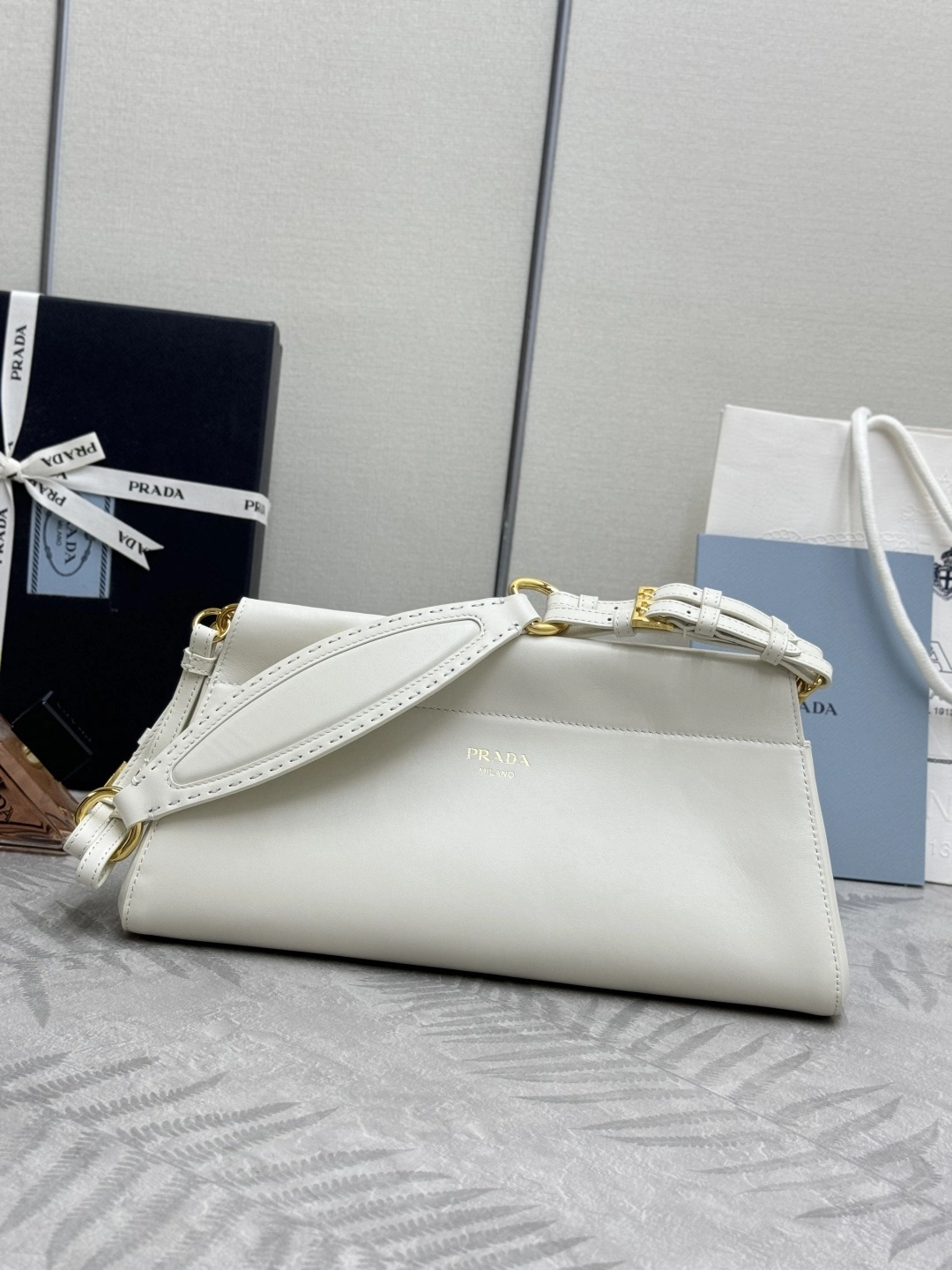 MOMO-- Pr141 1BC262-2HIA-F0009-V-SOO high quality version Enchaîné item:E-B000K0717