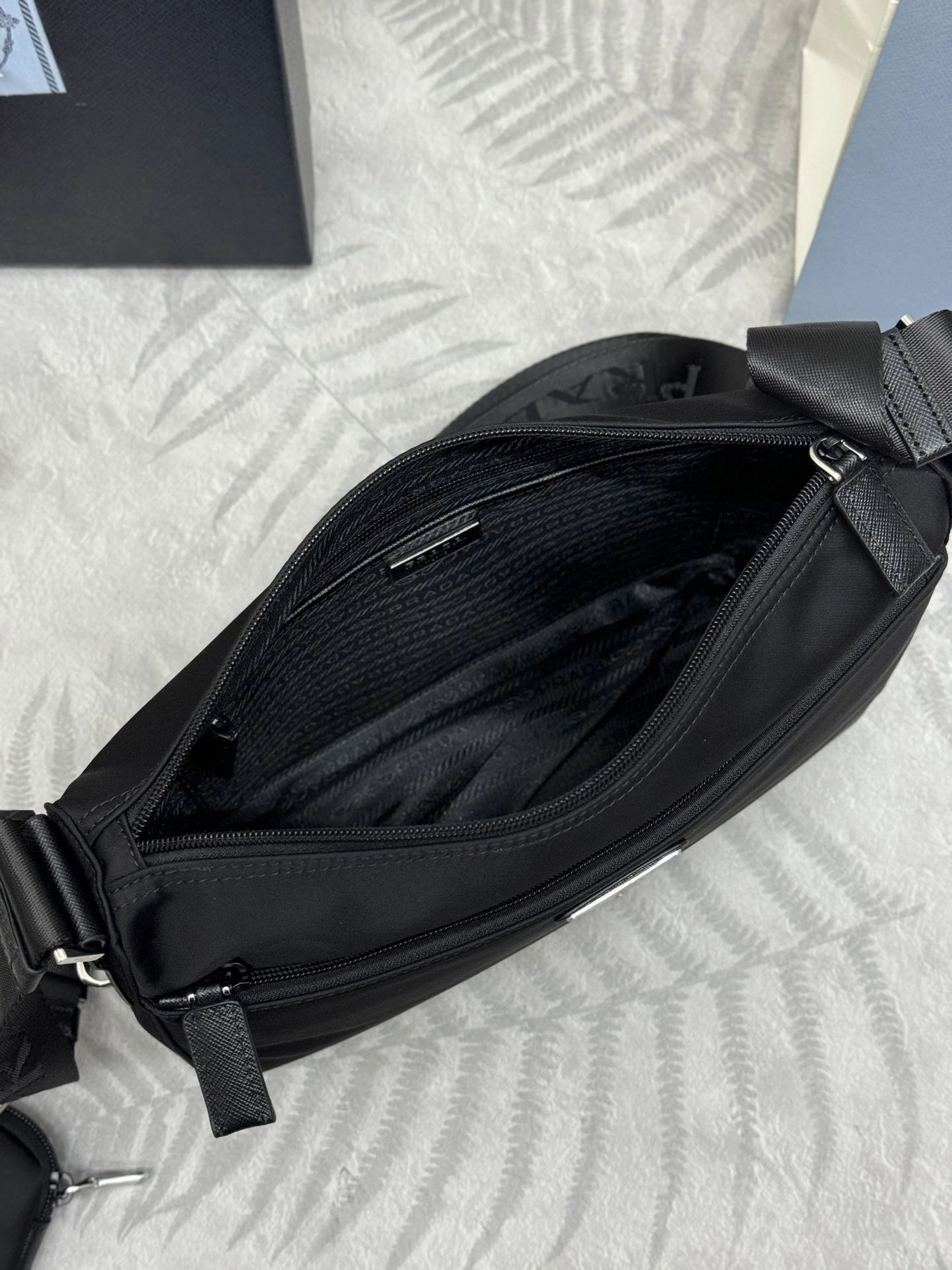 MOMO-- Pr141 1BC421_RV44_F0002_V_D1M high quality version item:D-B000K2217