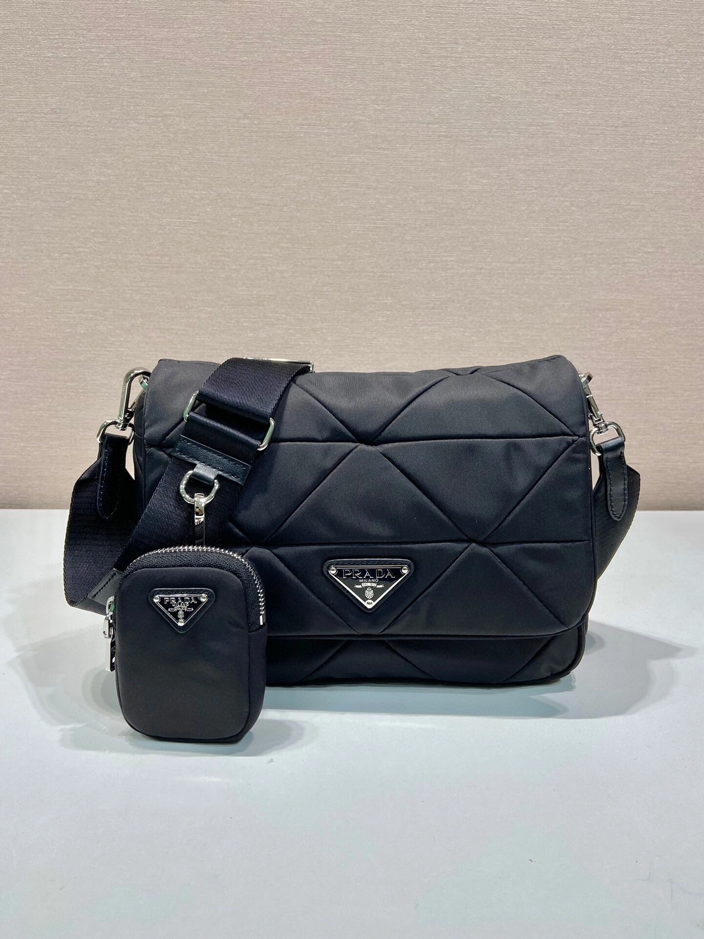 MOMO-- Pr141 1BD290_RDJN_F0002_V_B9O high quality version item:D-B164K2203