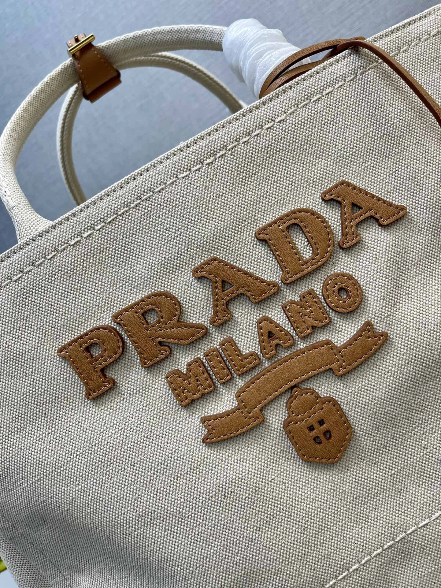 MOMO-- Pr141 1BG473_2DLI_F0018_V_OHO 1BG473-2DLI-F0018 cowhide item:D-B063G2231