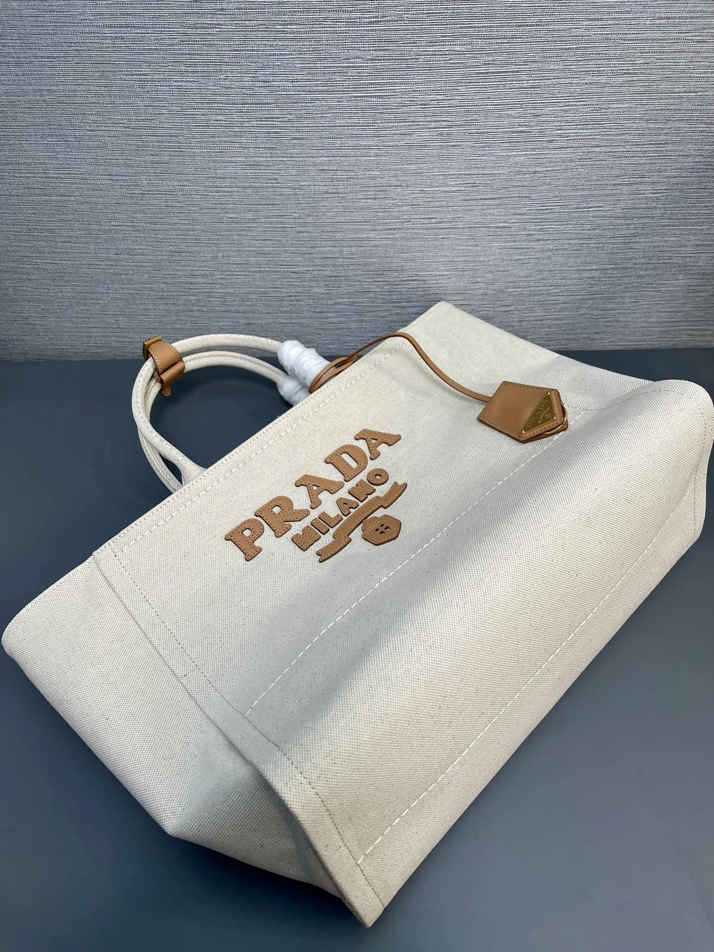 MOMO-- Pr141 1BG473_2DLI_F0018_V_OHO 1BG473-2DLI-F0018 cowhide item:D-B063G2231