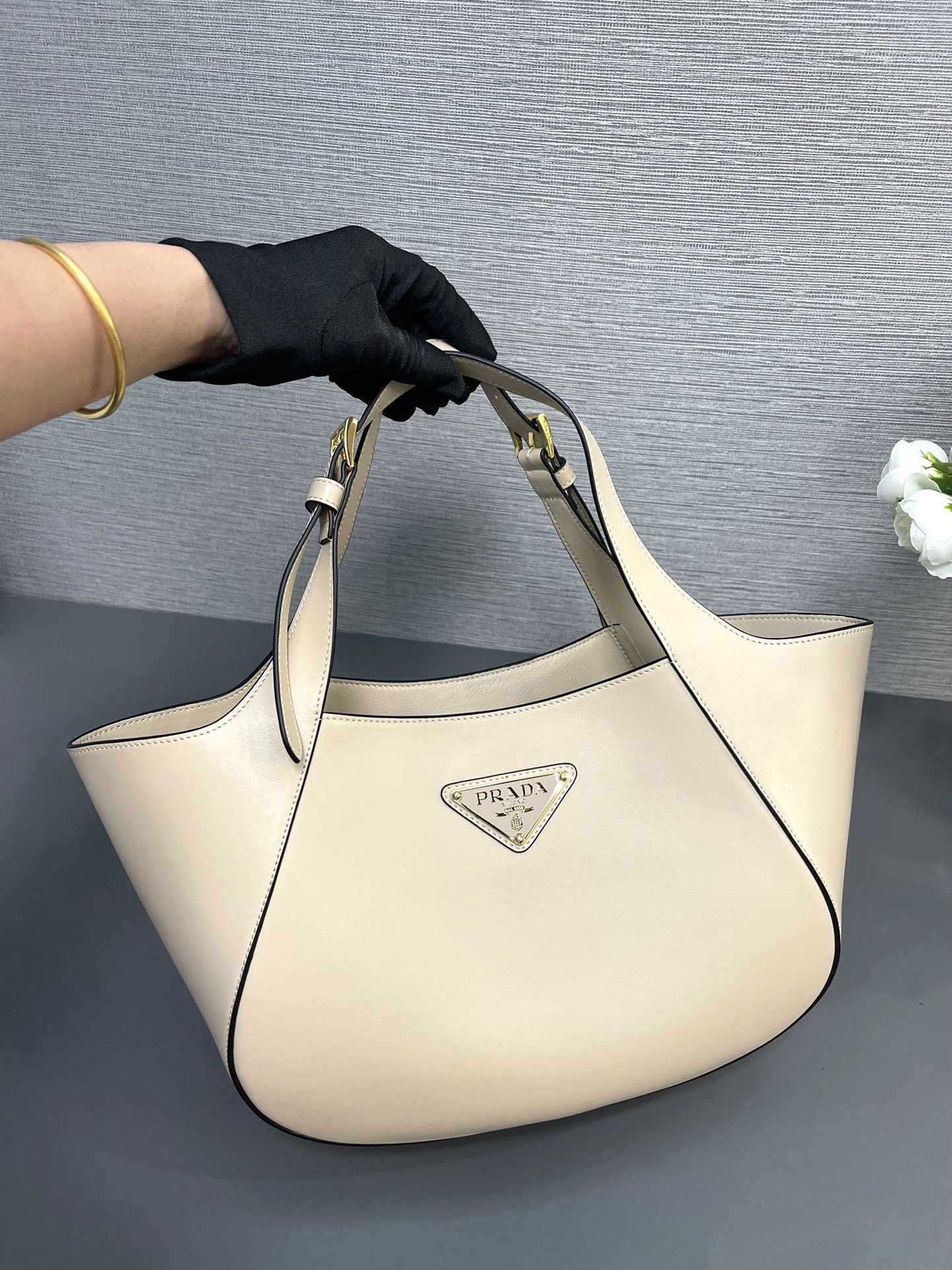 MOMO-- Pr141 1BG483_2AIX_F03MV_V_OOO Calfskin sheepskin item:D-B993K1022