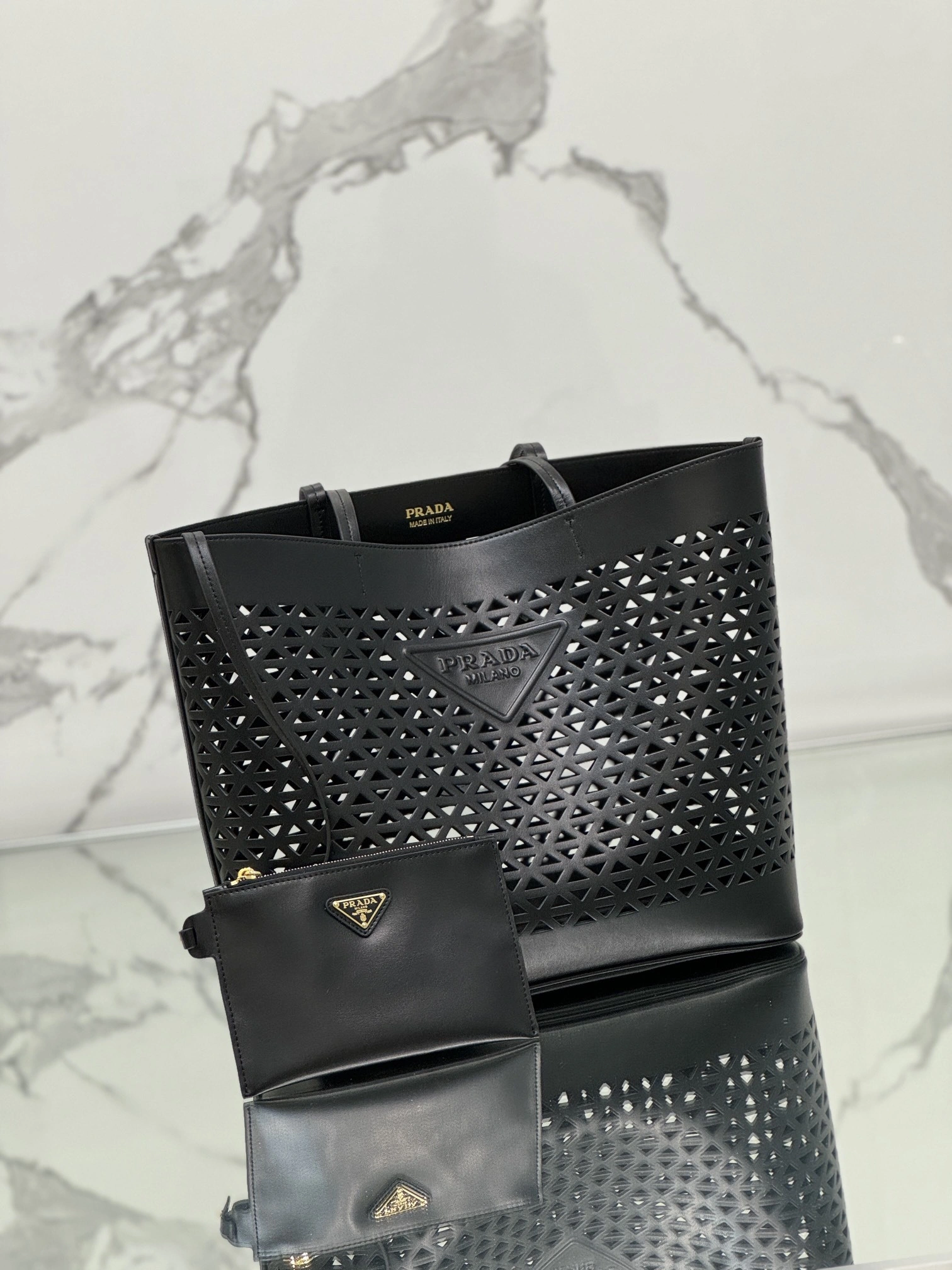 MOMO-- Pr141 1BG503_2CY4_F0002_V_OOO Calfskin item:D-B000K1021