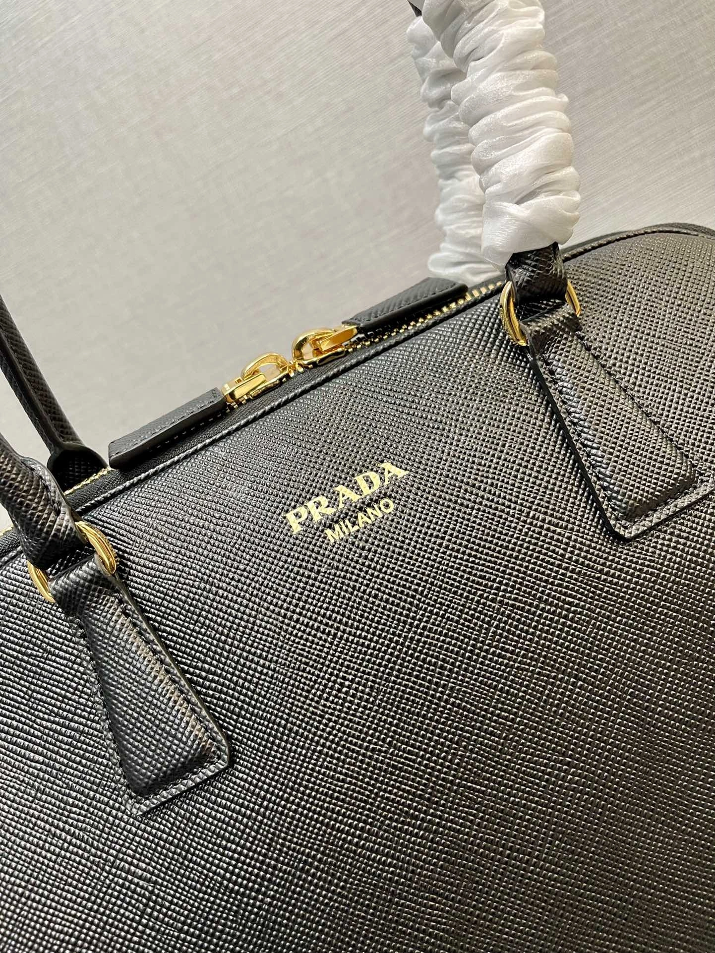 MOMO-- Pr141 1BG524_2A4A_F0002_V_MOO cowhide Saffiano item:D-B993K1019