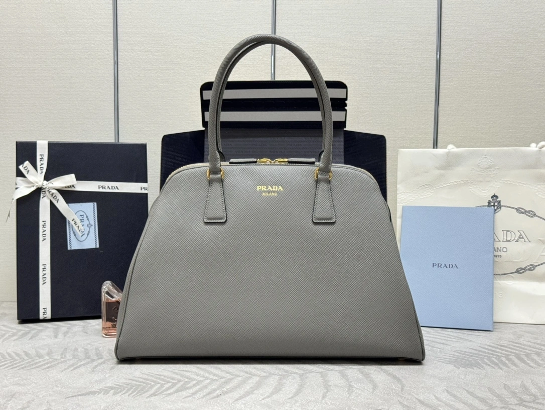 MOMO-- Pr141 1BG524_2A4A_F03HH_V_MOO cowhide item:D-B000K1005