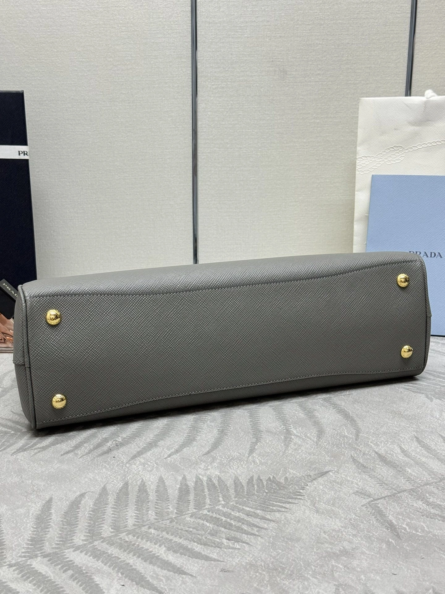 MOMO-- Pr141 1BG524_2A4A_F03HH_V_MOO cowhide item:D-B000K1005