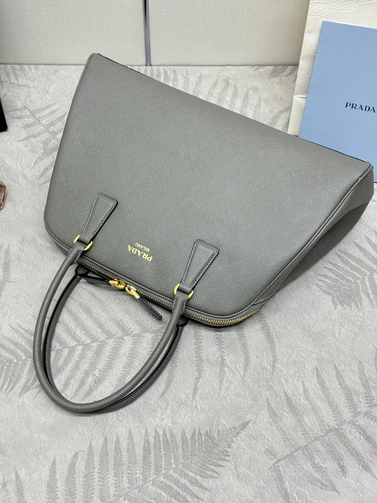 MOMO-- Pr141 1BG524_2A4A_F03HH_V_MOO cowhide item:D-B000K1005