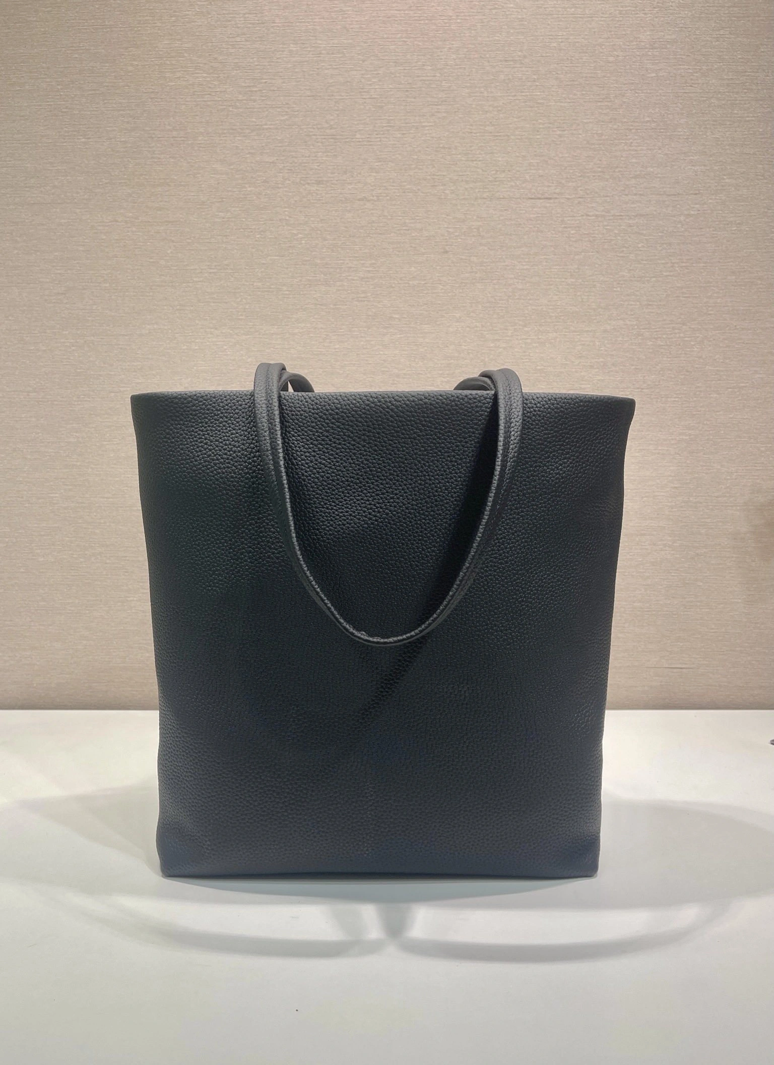 MOMO-- Pr141 1BG550_2DKV_F0002_V_ONT cowhide item:E-B000D1550