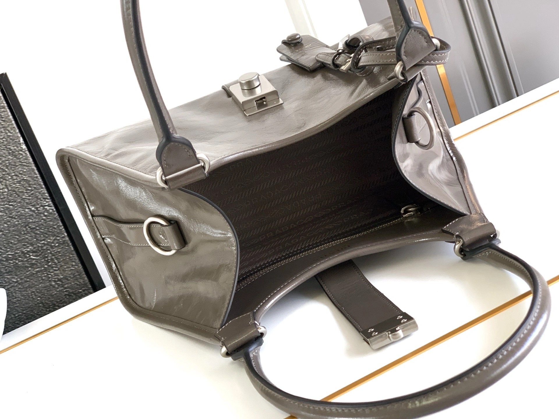 MOMO-- Pr141 1BG563_2CYR_F03SF waxed skin item:E-B177D1565
