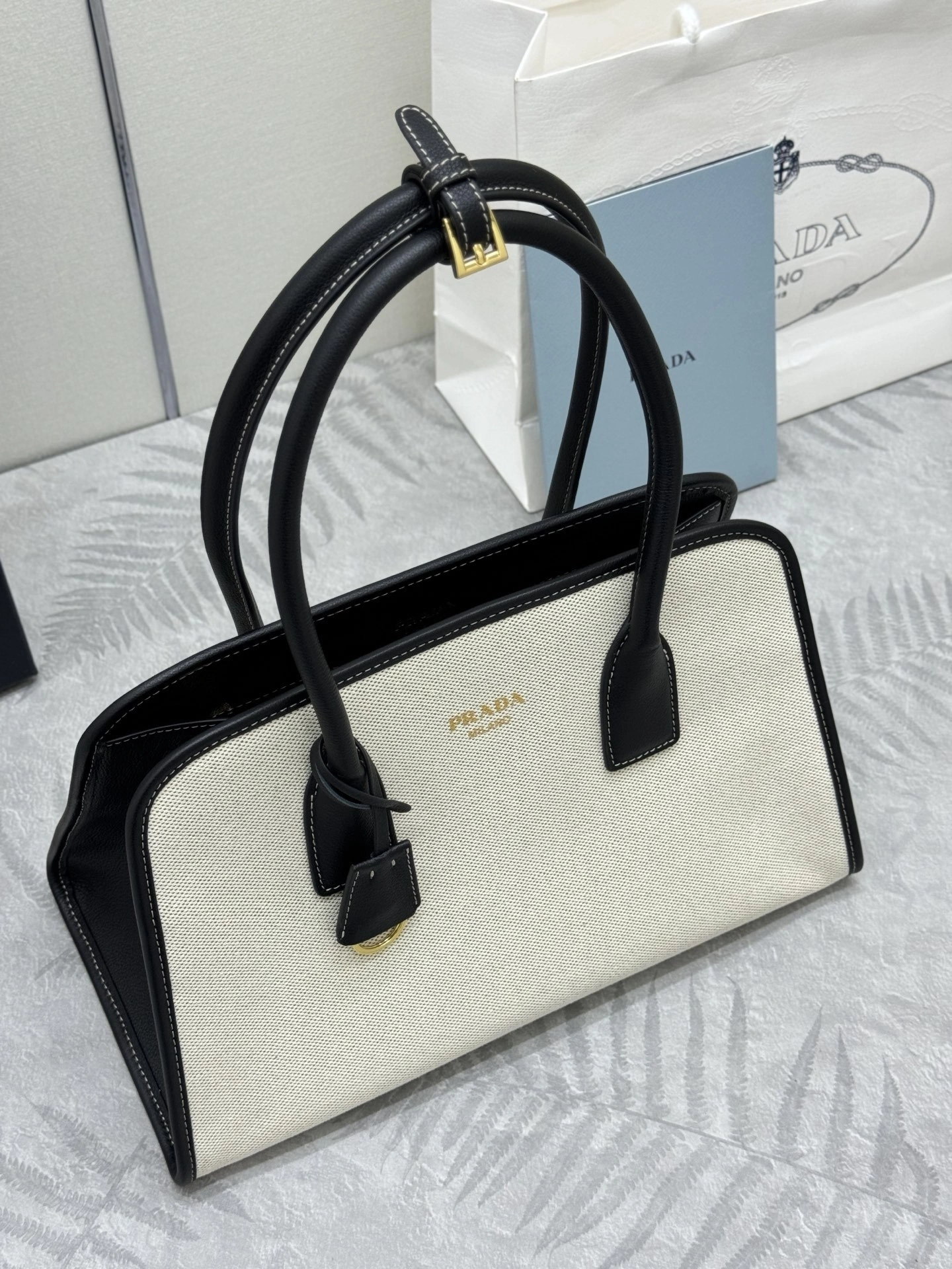 MOMO-- Pr141 1BG572_2HJA_F0I55 high quality version cowhide item:E-B000K0711