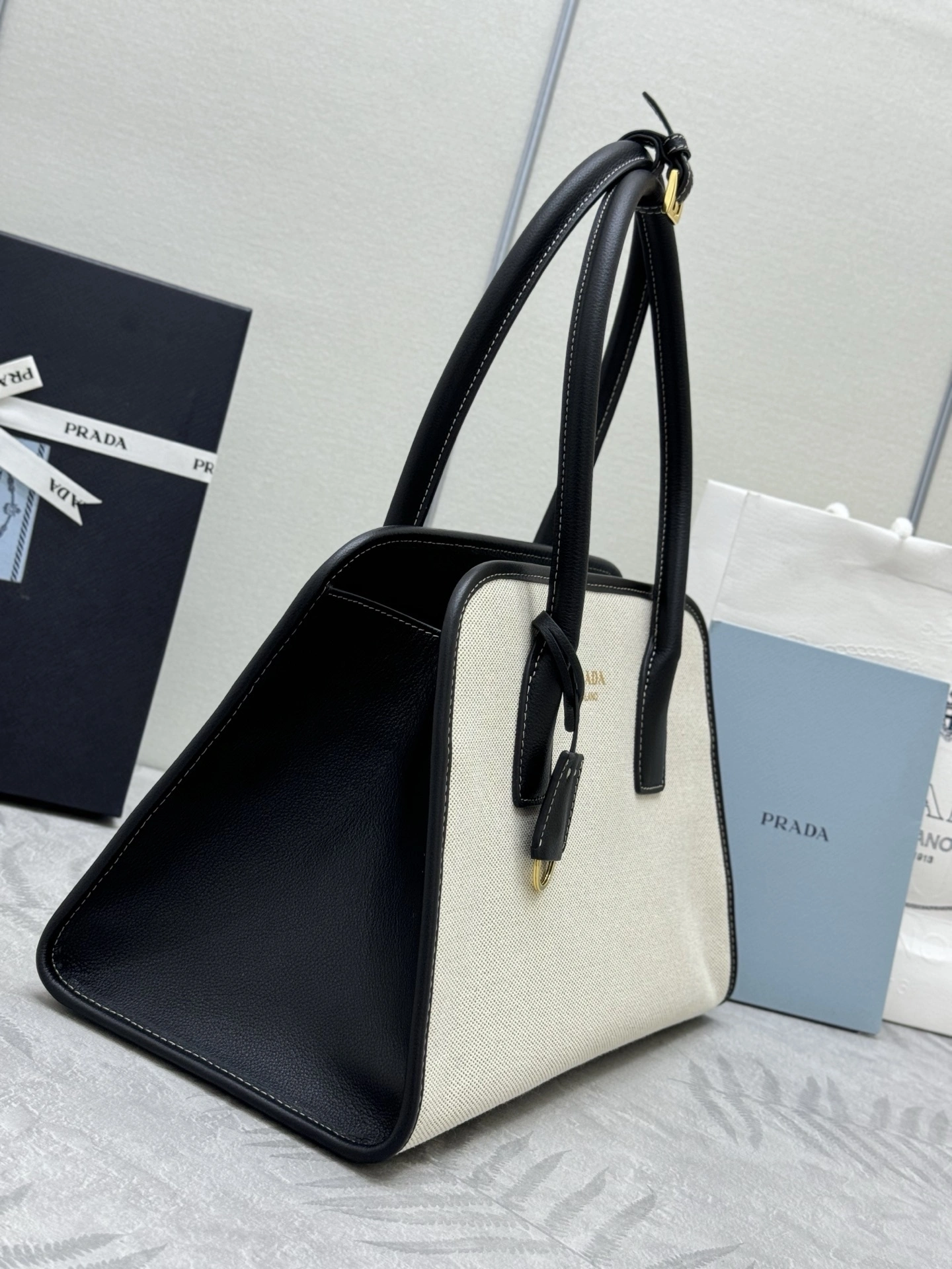 MOMO-- Pr141 1BG572_2HJA_F0I55 high quality version cowhide item:E-B000K0711