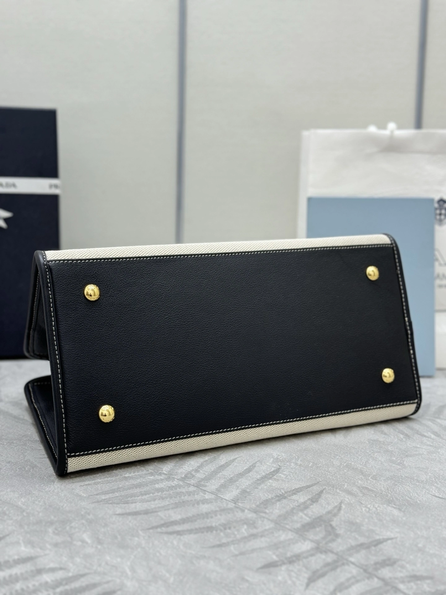 MOMO-- Pr141 1BG572_2HJA_F0I55 high quality version cowhide item:E-B000K0711