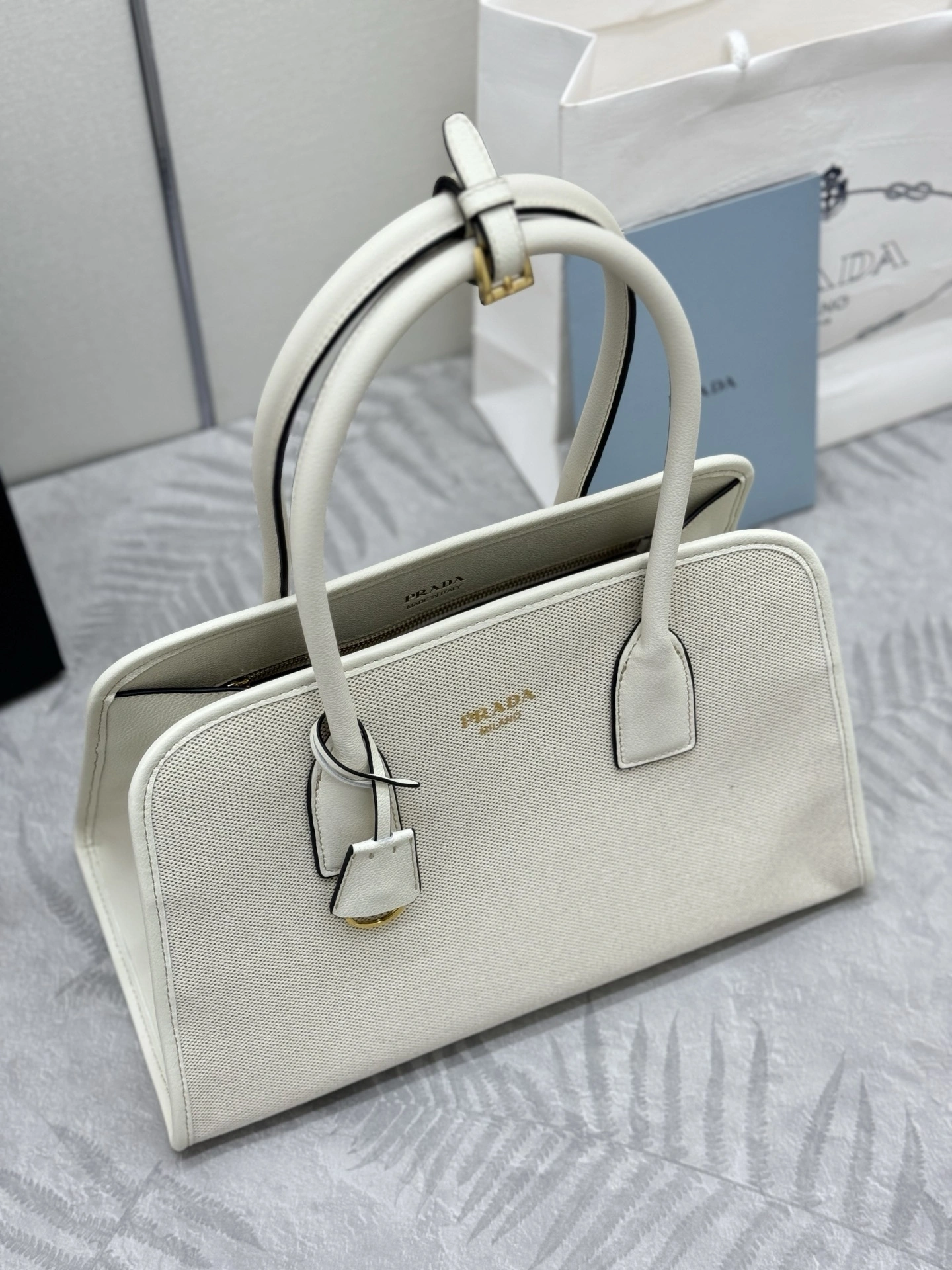 MOMO-- Pr141 1BG572_2HJA_F0N86 high quality version cowhide item:E-B000K0712