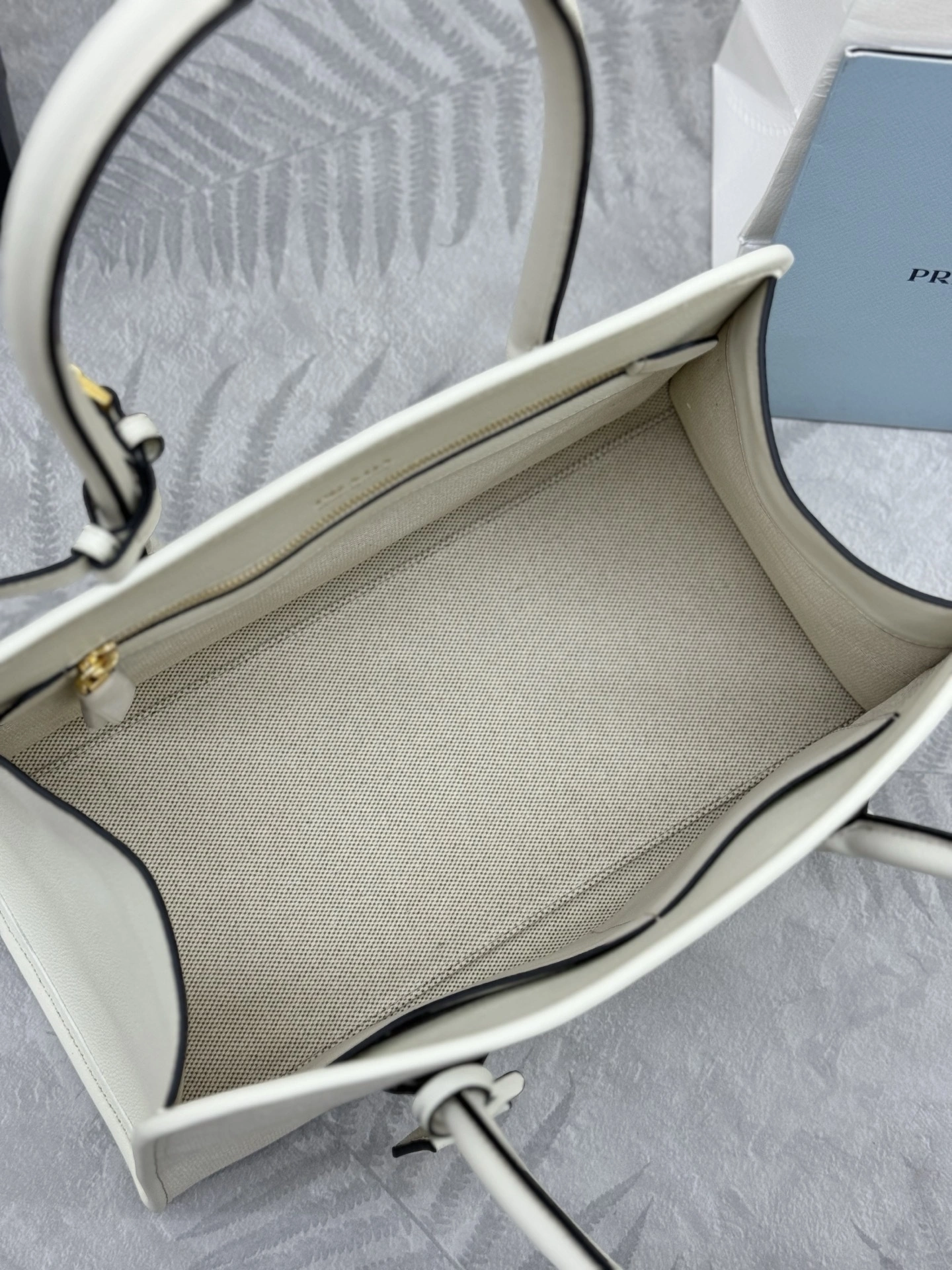 MOMO-- Pr141 1BG572_2HJA_F0N86 high quality version cowhide item:E-B000K0712