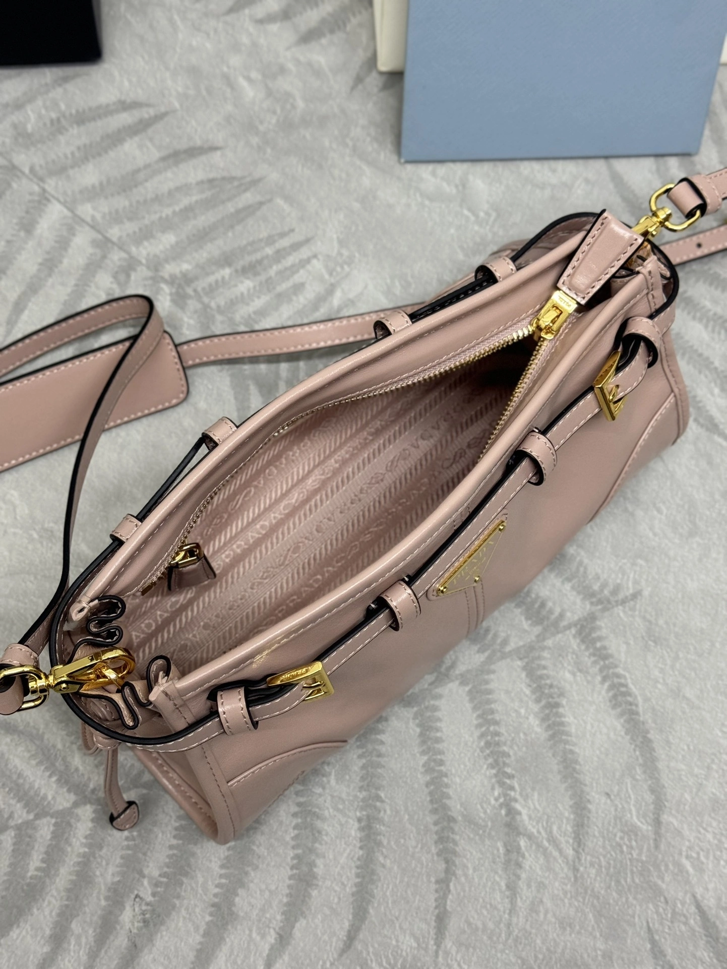 MOMO-- Pr141 1BH215_2CYR_F03ZN high quality version waxed skin item:E-B000K0714