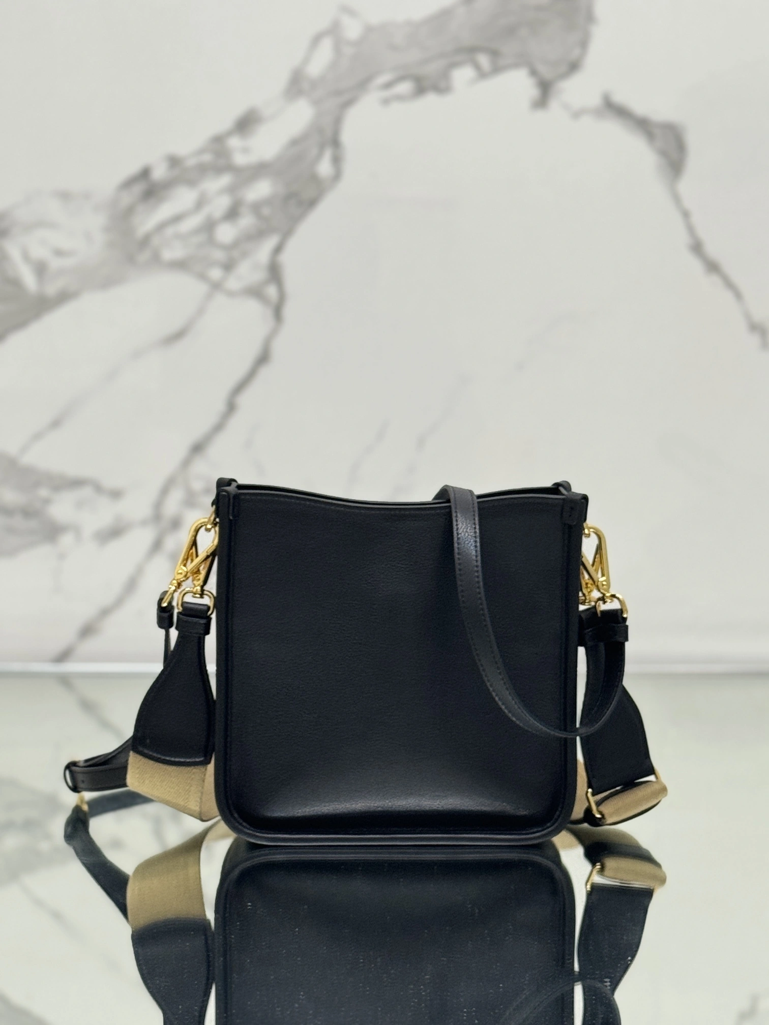 MOMO-- Pr141 1BH220_2CYS_F0ES7 high quality version Calfskin item:E-B177I1763