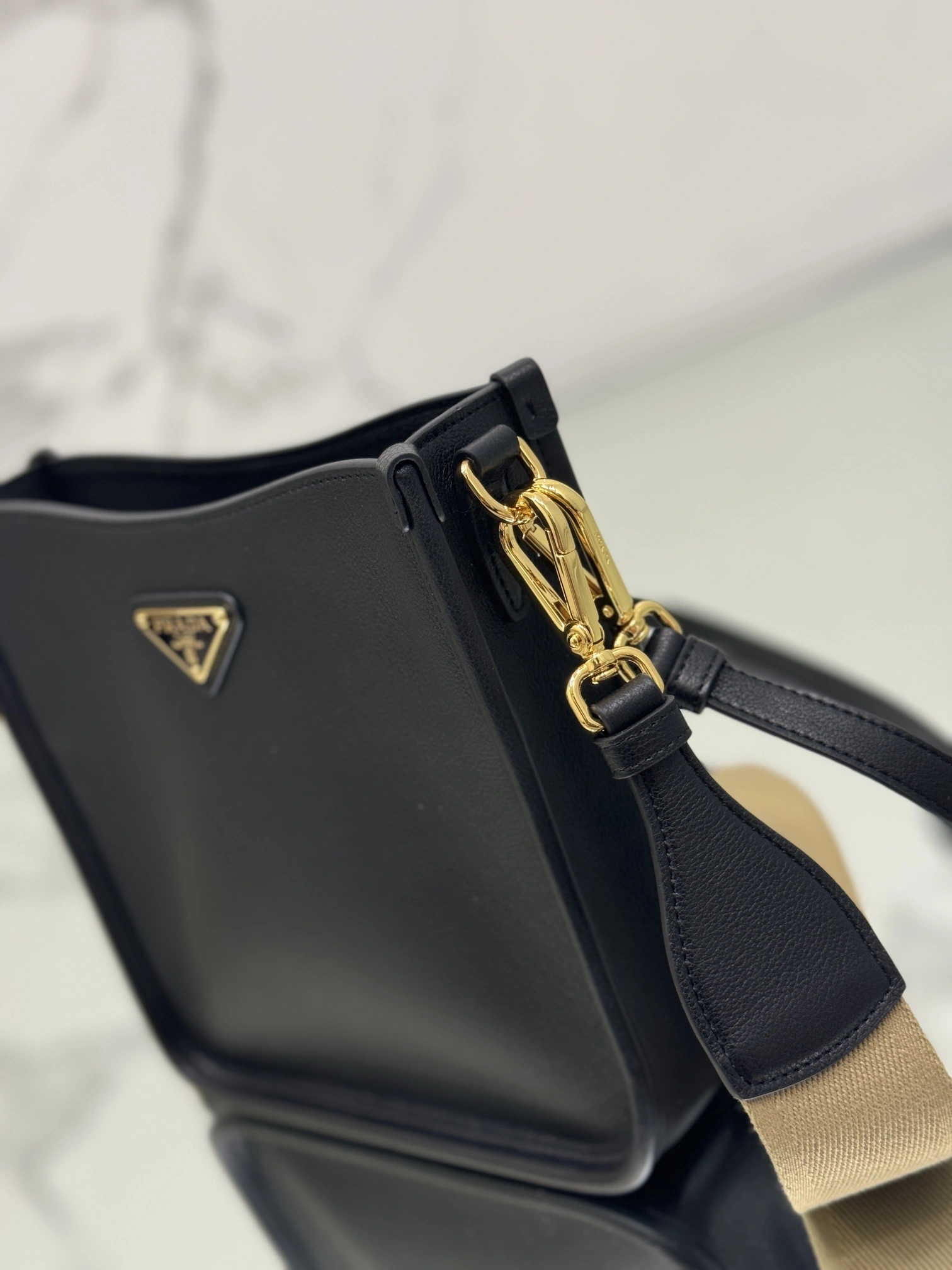 MOMO-- Pr141 1BH220_2CYS_F0ES7 high quality version Calfskin item:E-B177I1763