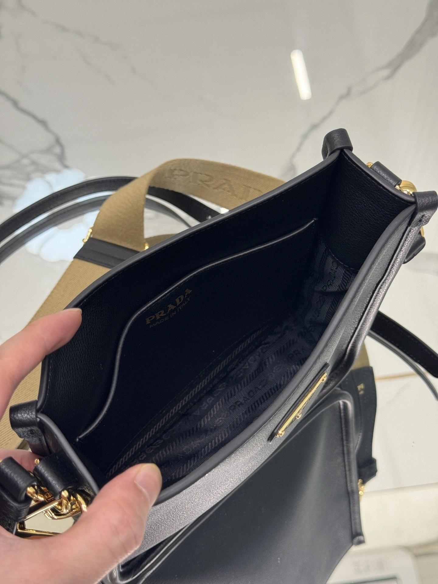 MOMO-- Pr141 1BH220_2CYS_F0ES7 high quality version Calfskin item:E-B177I1763