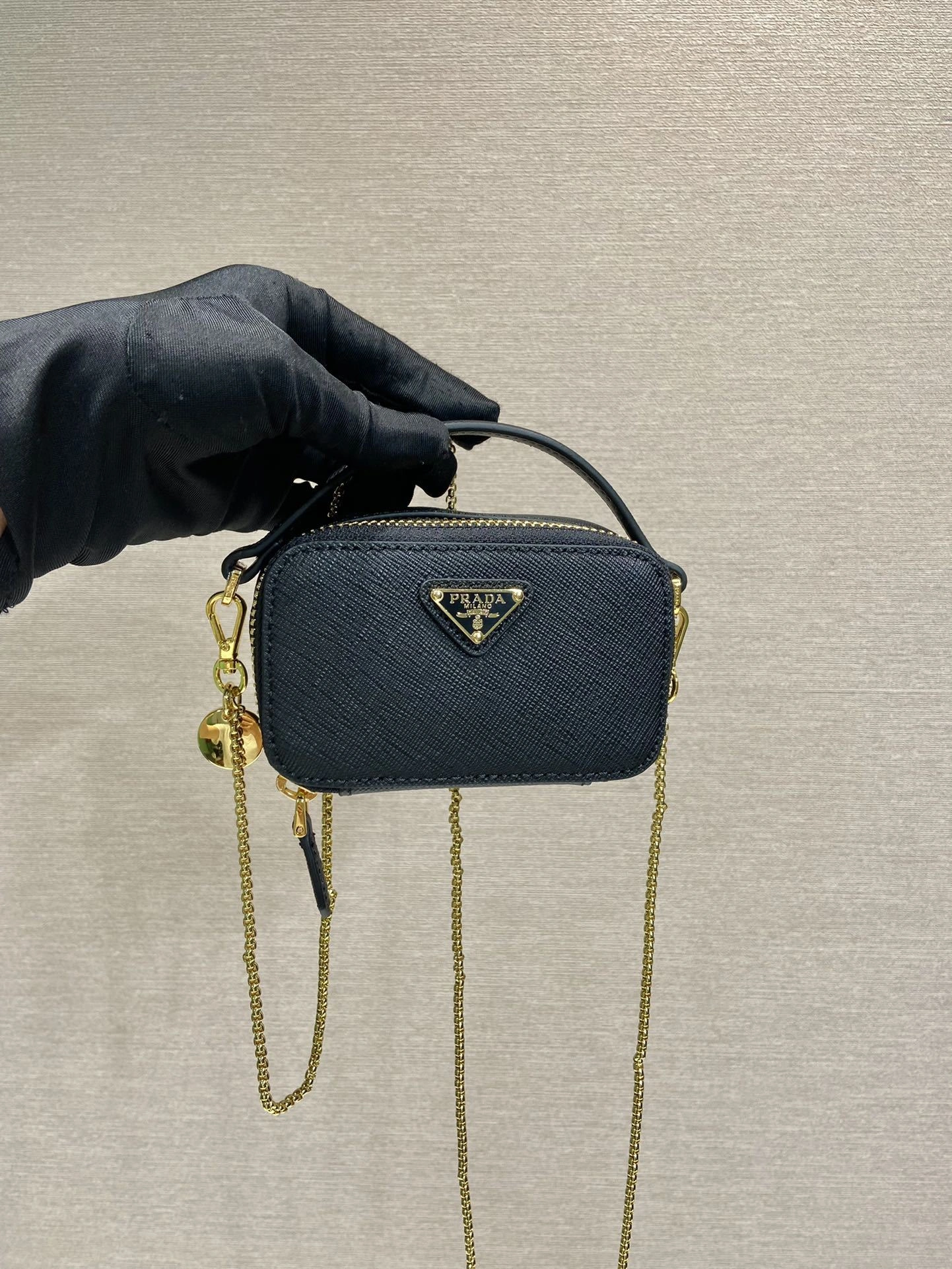 MOMO-- Pr141 1NR025_QHH_F0002 cowhide item:D-B000K1020